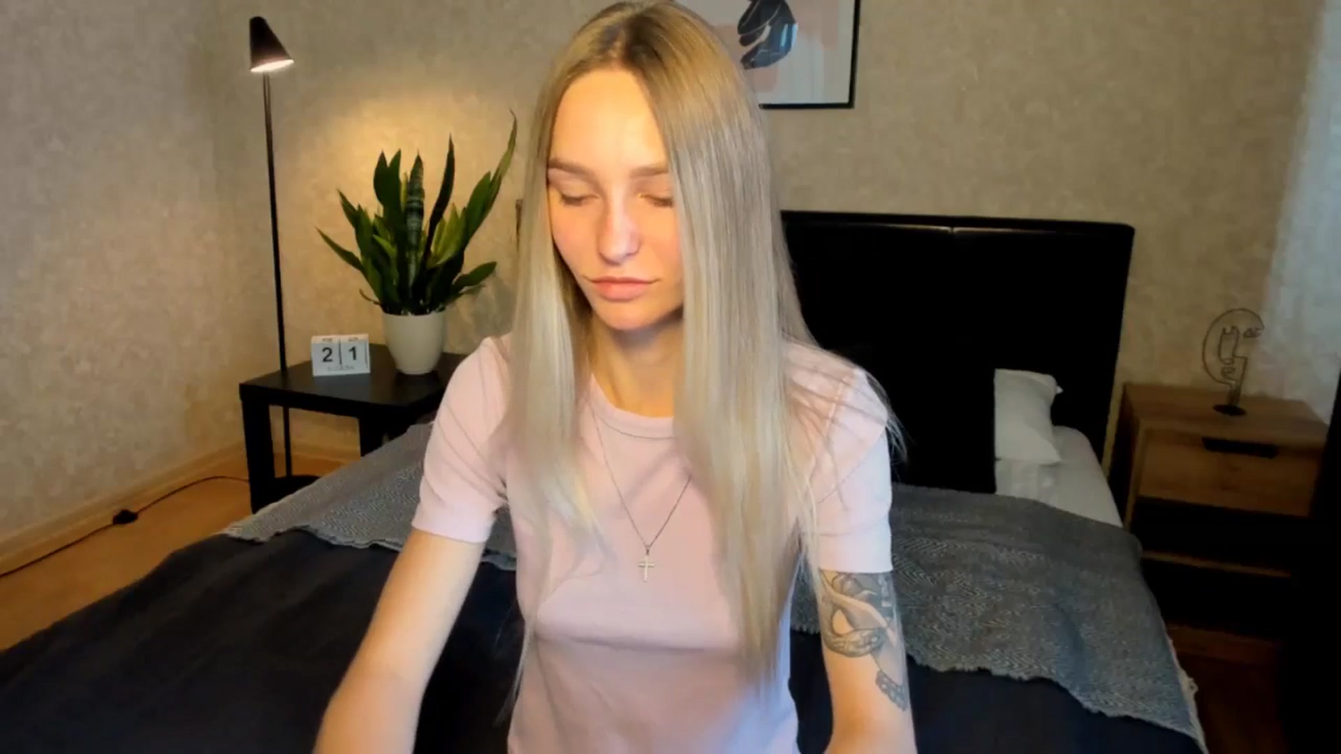 Gallery image thumbnail from Miliain's myfreecams stream on, 08/21/2025, 12:53 image 4 of 20