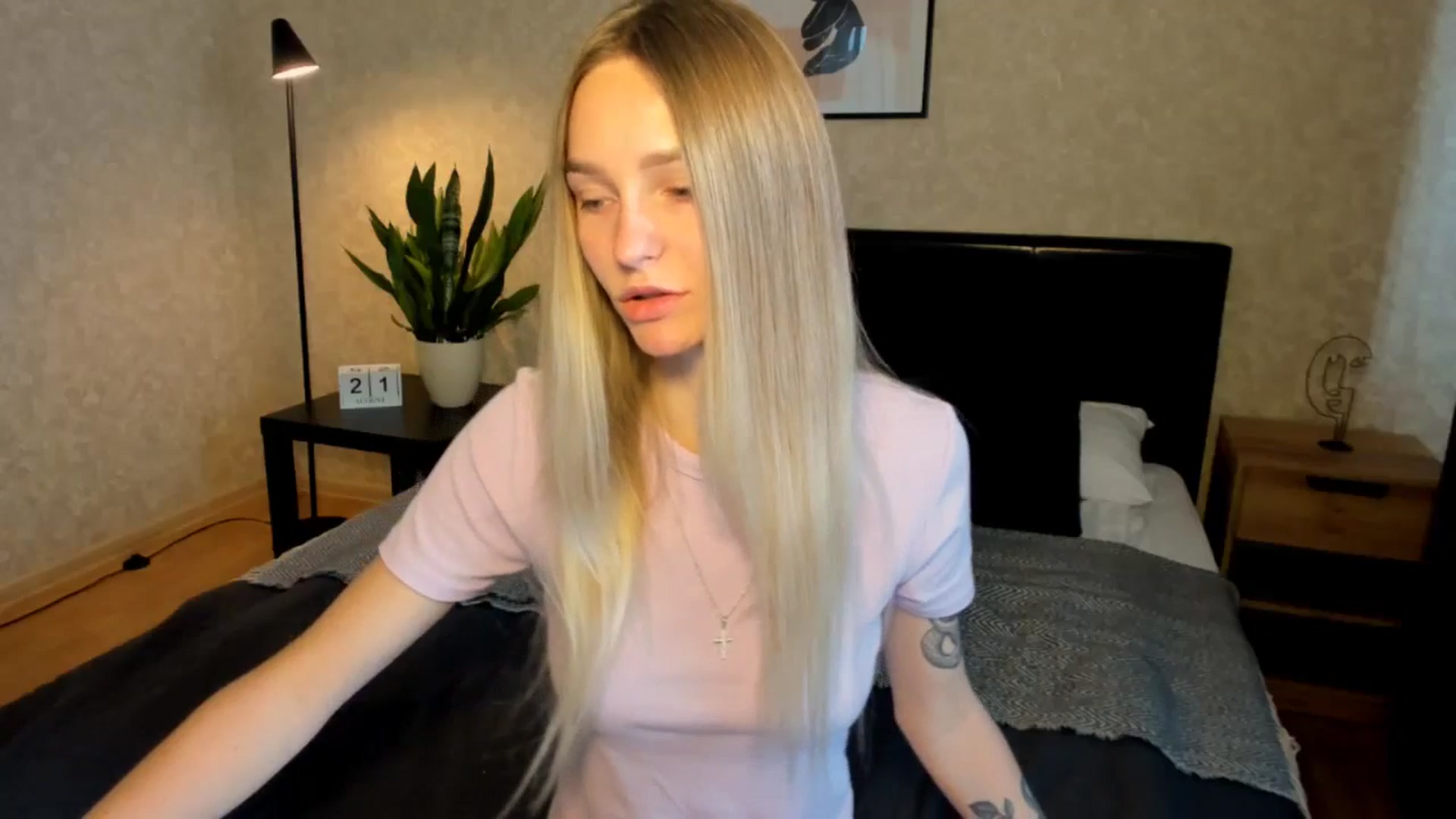 Gallery image thumbnail from Miliain's myfreecams stream on, 08/21/2025, 12:53 image 6 of 20