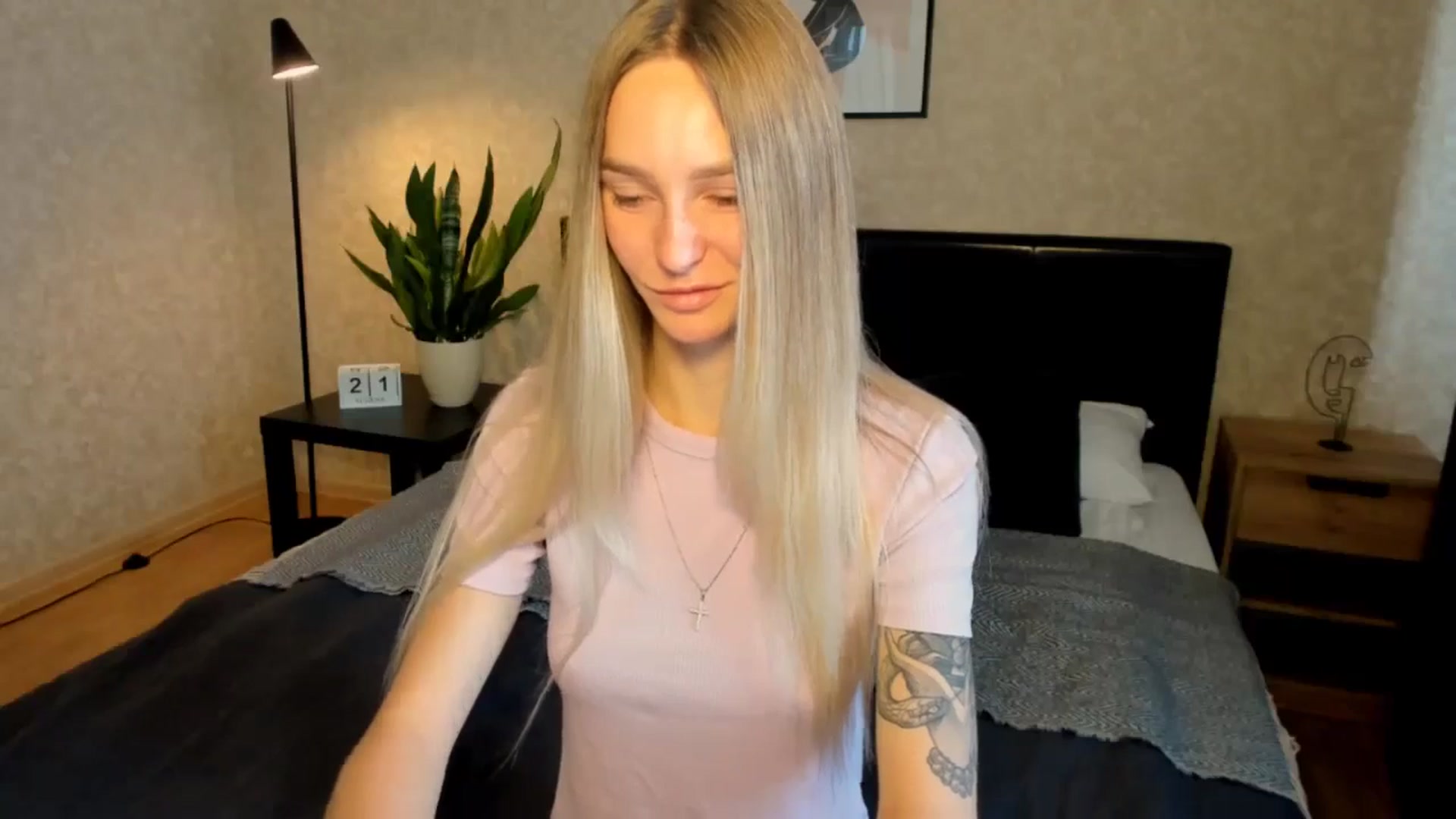 Gallery image thumbnail from Miliain's myfreecams stream on, 08/21/2025, 12:53 image 9 of 20