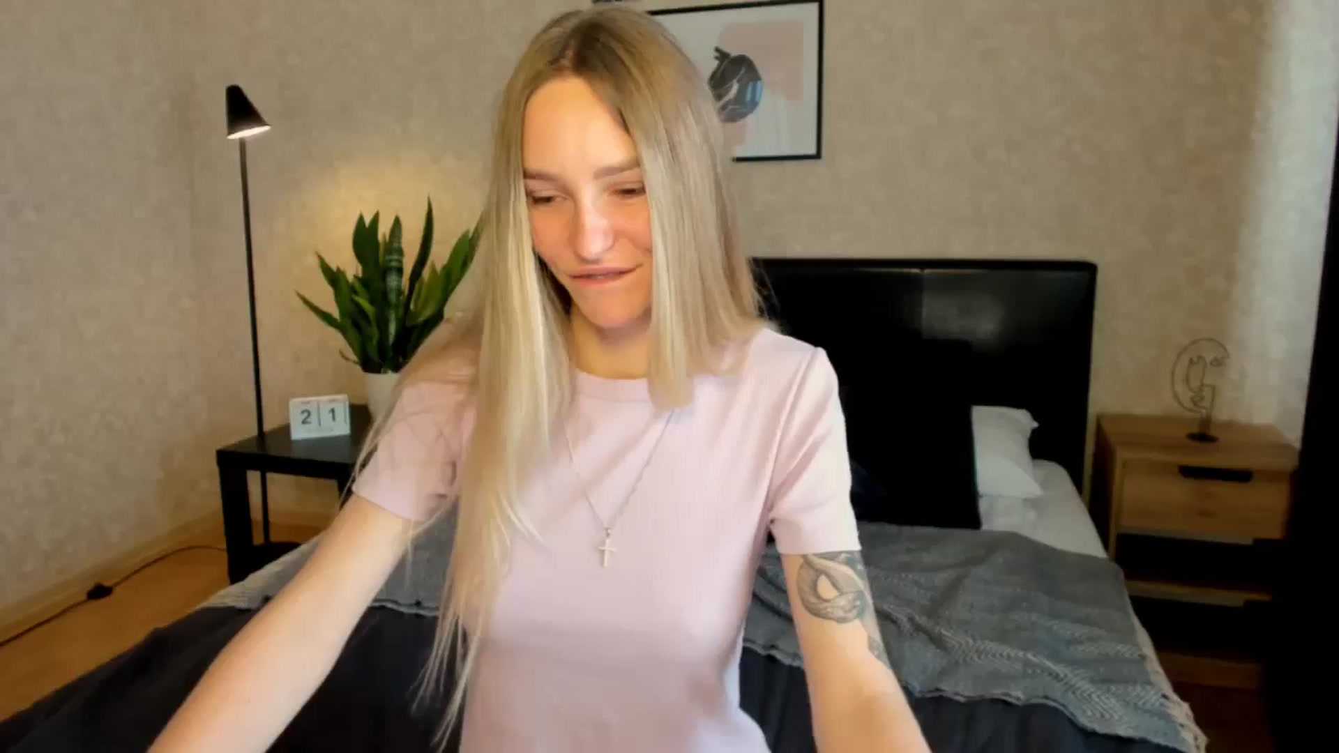 Gallery image thumbnail from Miliain's myfreecams stream on, 08/21/2025, 14:57 image 12 of 20