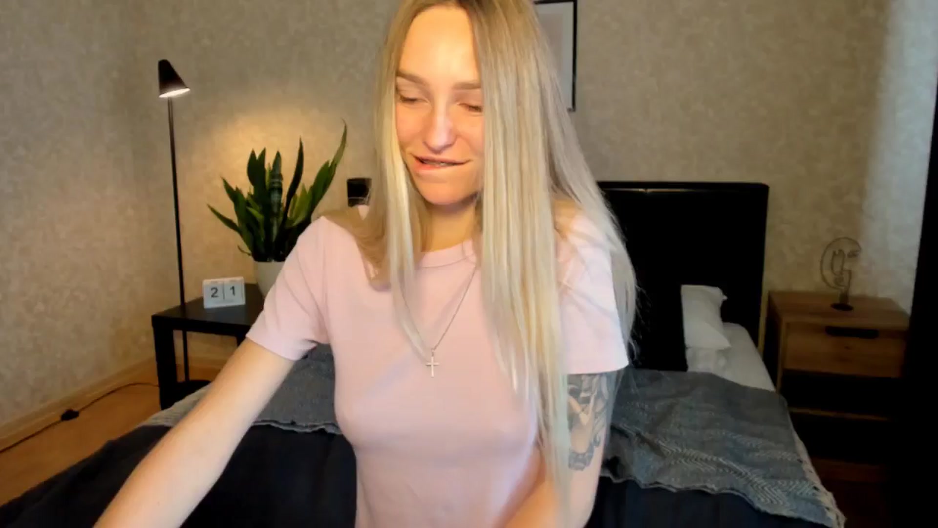 Gallery image thumbnail from Miliain's myfreecams stream on, 08/21/2025, 14:57 image 10 of 20