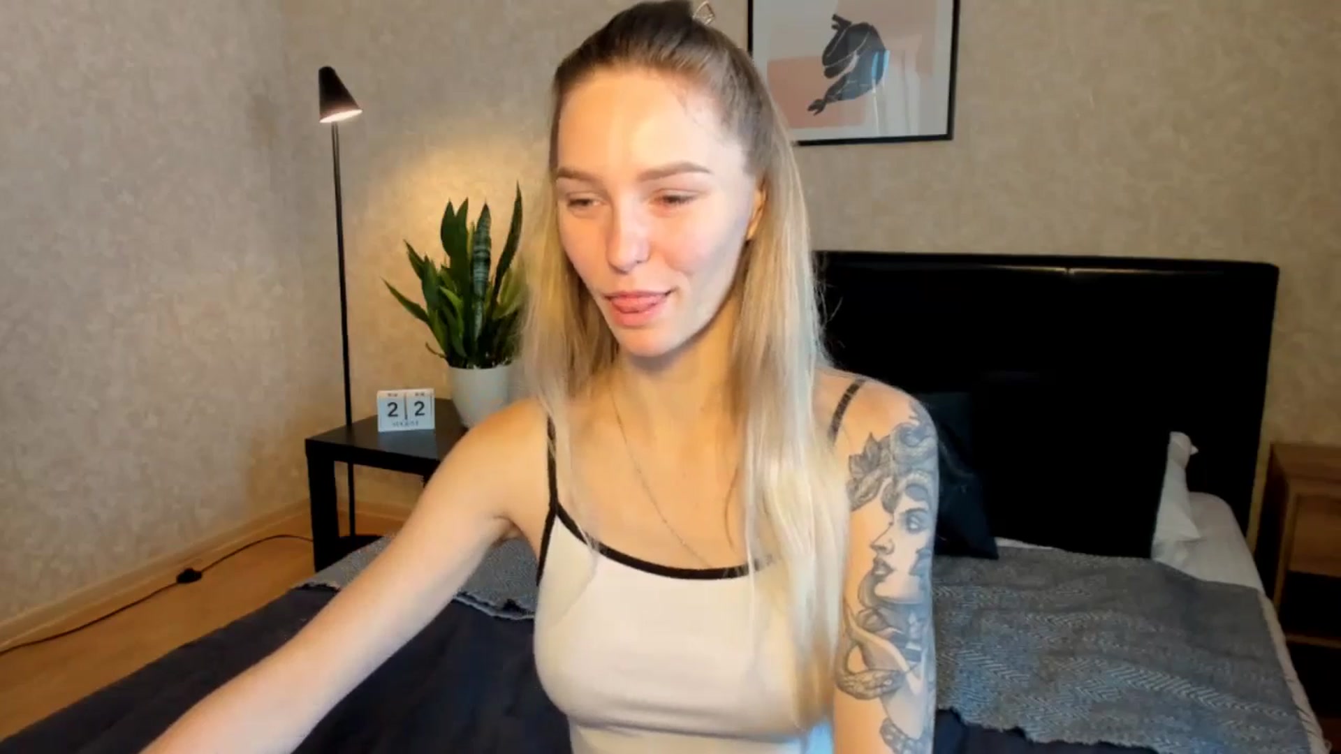 Gallery image thumbnail from Miliain's myfreecams stream on, 08/22/2025, 06:15 image 3 of 20