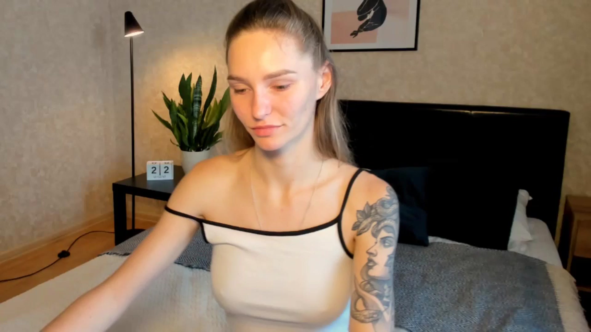 Gallery image thumbnail from Miliain's myfreecams stream on, 08/22/2025, 11:01 image 17 of 20