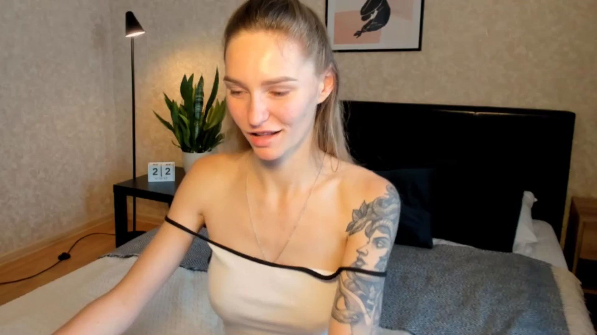 Gallery image thumbnail from Miliain's myfreecams stream on, 08/22/2025, 11:01 image 14 of 20