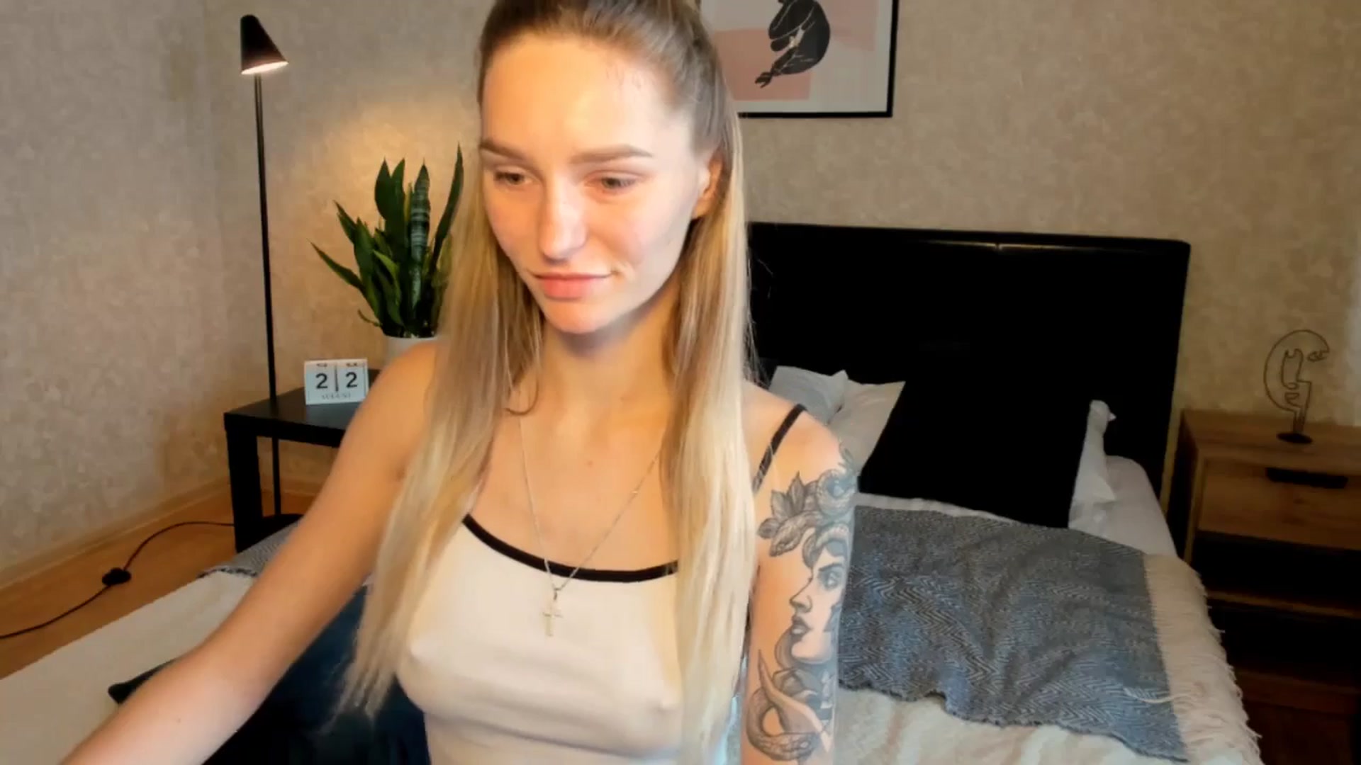 Gallery image thumbnail from Miliain's myfreecams stream on, 08/22/2025, 14:08 image 4 of 20