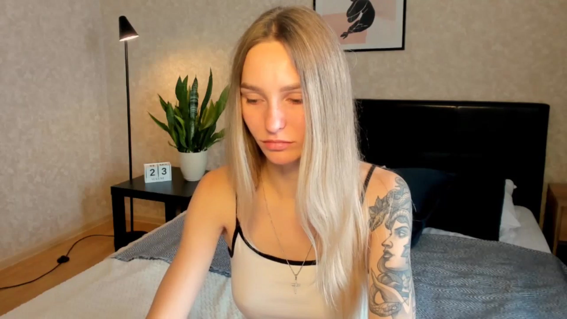 Gallery image thumbnail from Miliain's myfreecams stream on, 08/23/2025, 13:10 image 11 of 20