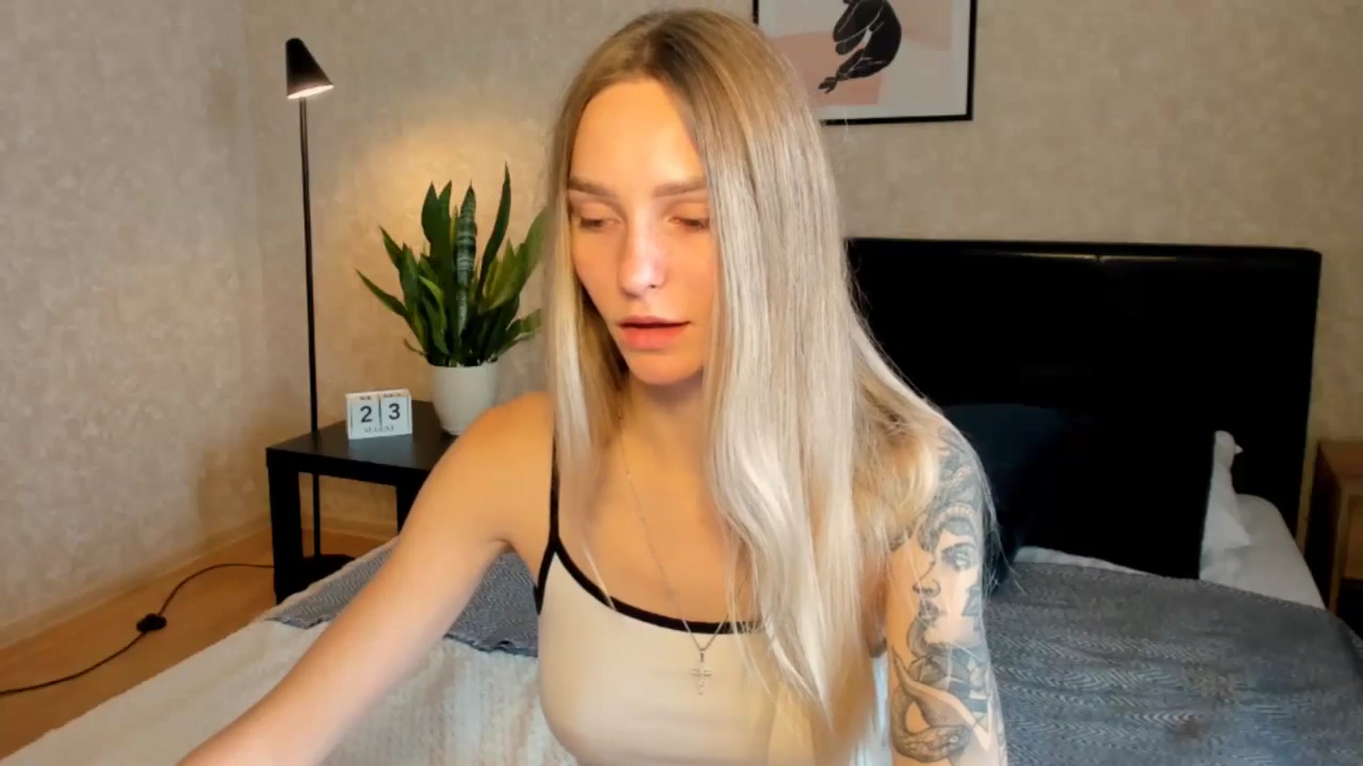 Gallery image thumbnail from Miliain's myfreecams stream on, 08/23/2025, 13:10 image 7 of 20