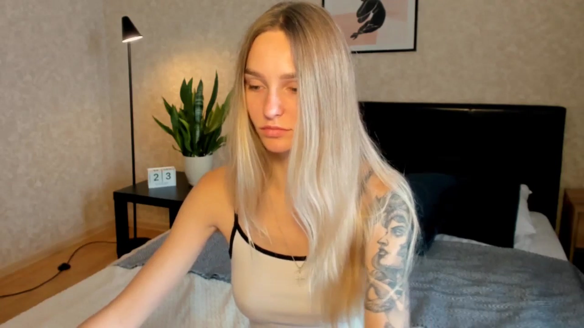 Gallery image thumbnail from Miliain's myfreecams stream on, 08/23/2025, 13:10 image 9 of 20