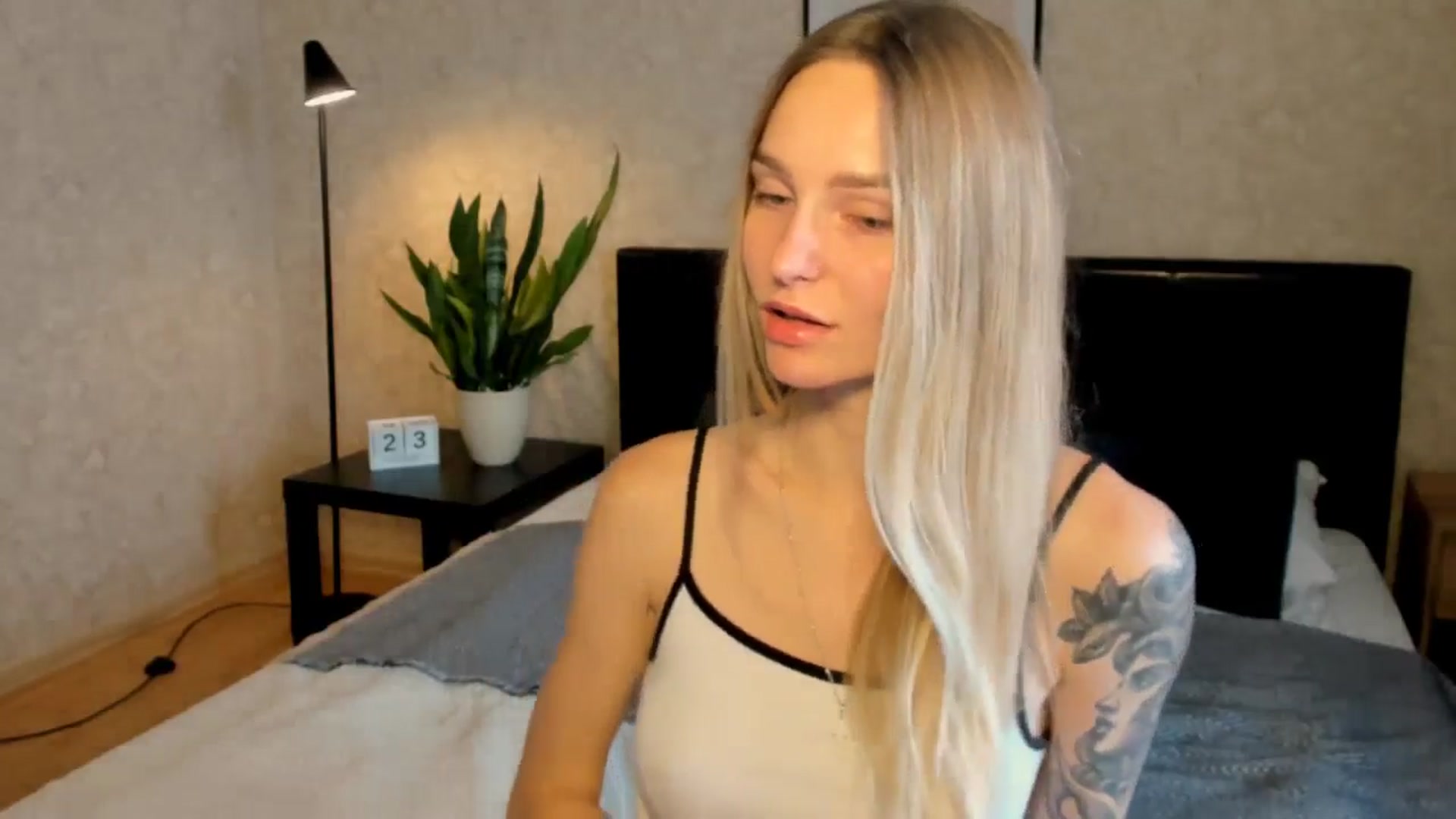 Gallery image thumbnail from Miliain's myfreecams stream on, 08/23/2025, 13:10 image 4 of 20