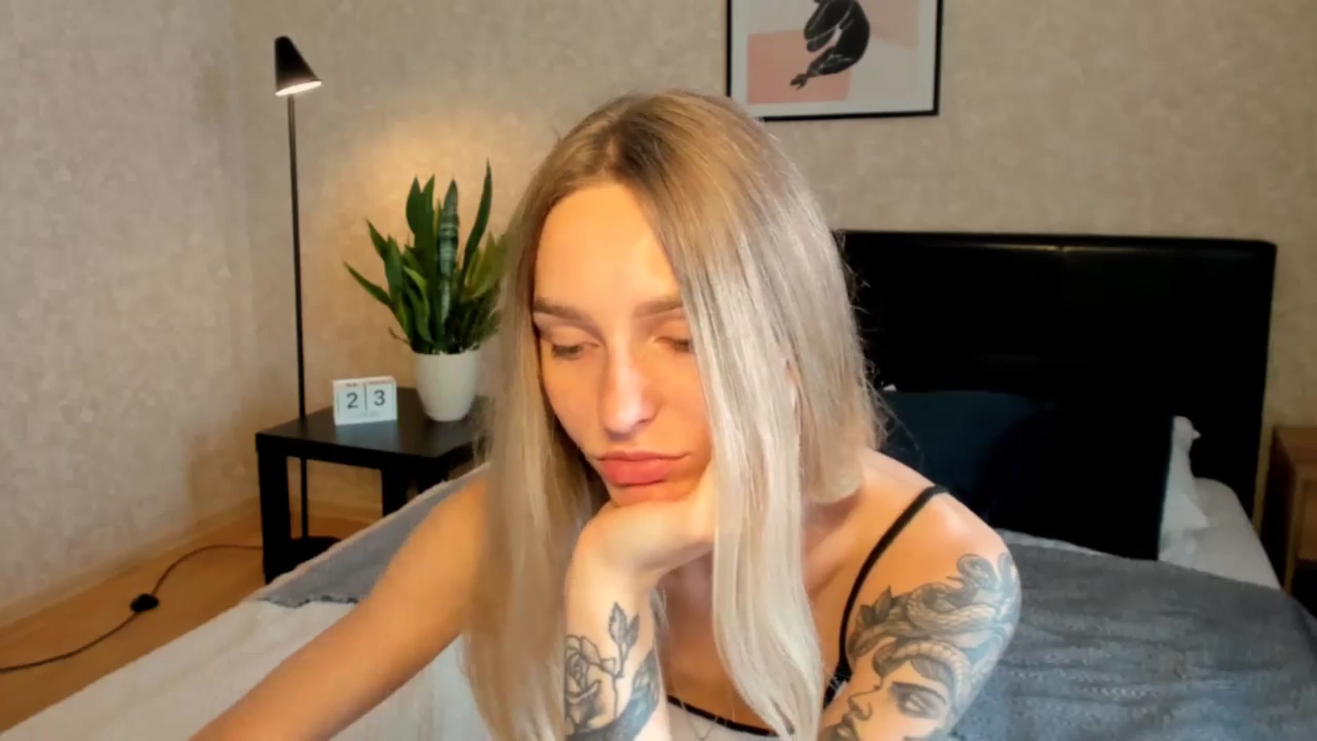 Gallery image thumbnail from Miliain's myfreecams stream on, 08/23/2025, 13:10 image 18 of 20