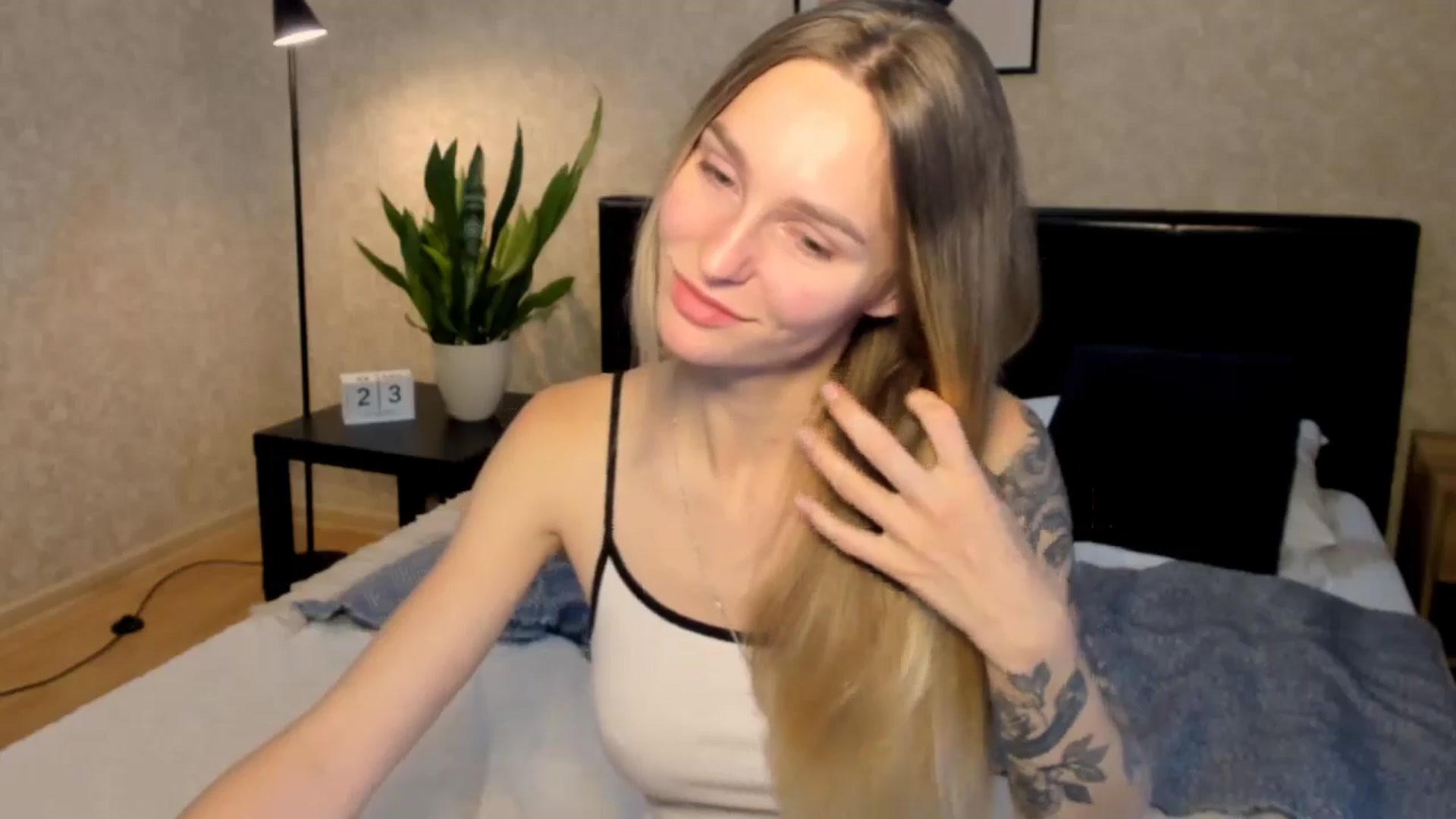 Gallery image thumbnail from Miliain's myfreecams stream on, 08/23/2025, 15:56 image 3 of 20