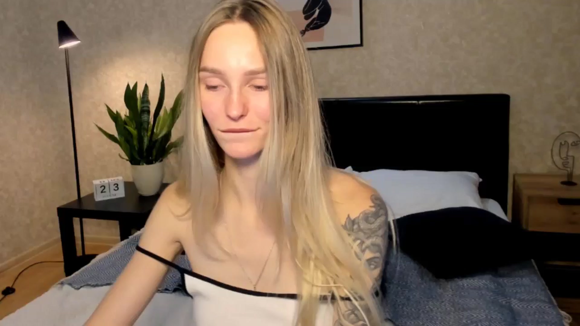 Gallery image thumbnail from Miliain's myfreecams stream on, 08/23/2025, 15:56 image 17 of 20