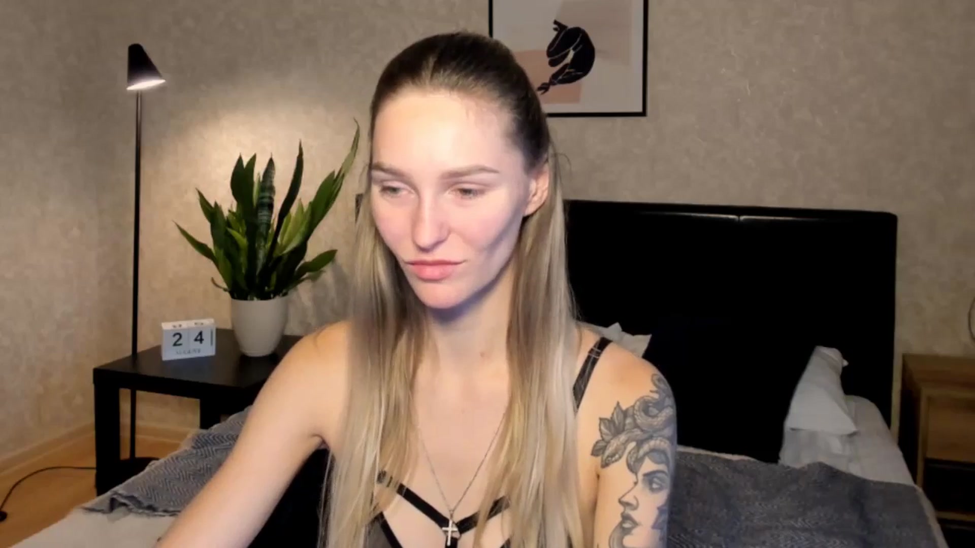 Gallery image thumbnail from Miliain's myfreecams stream on, 08/24/2025, 17:20 image 8 of 20