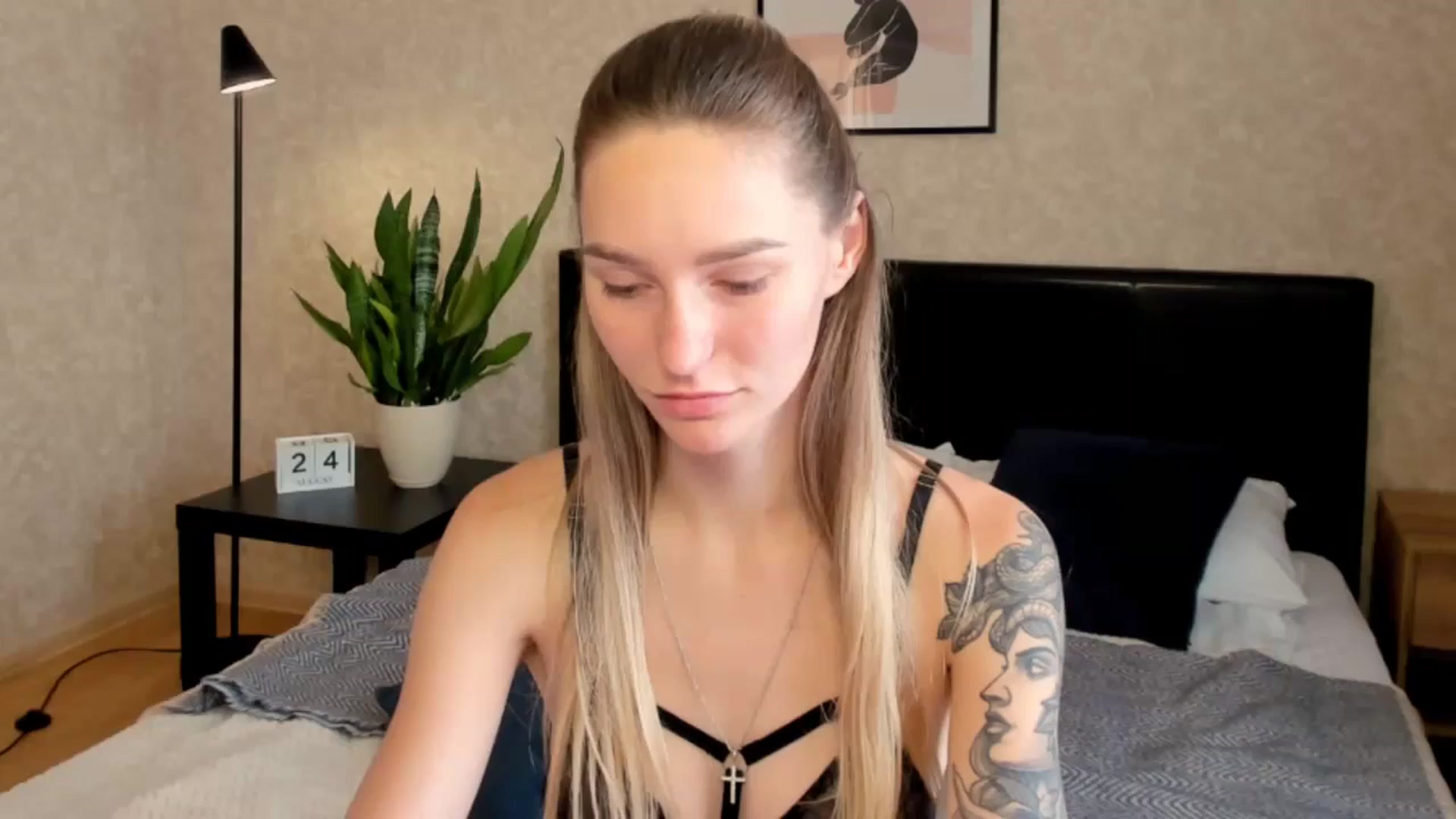 Gallery image thumbnail from Miliain's myfreecams stream on, 08/24/2025, 17:20 image 1 of 20