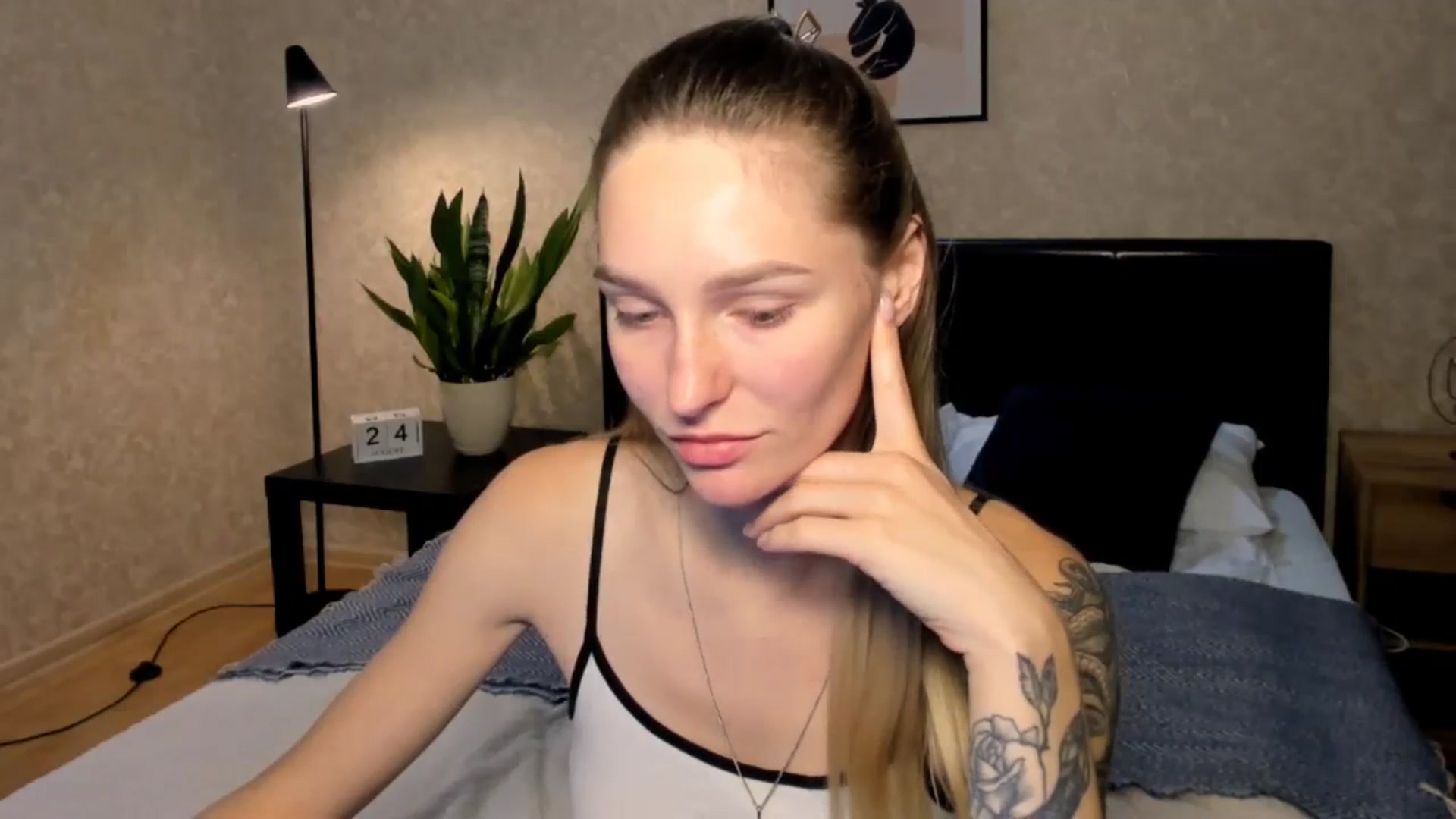 Gallery image thumbnail from Miliain's myfreecams stream on, 08/24/2025, 19:02 image 9 of 20