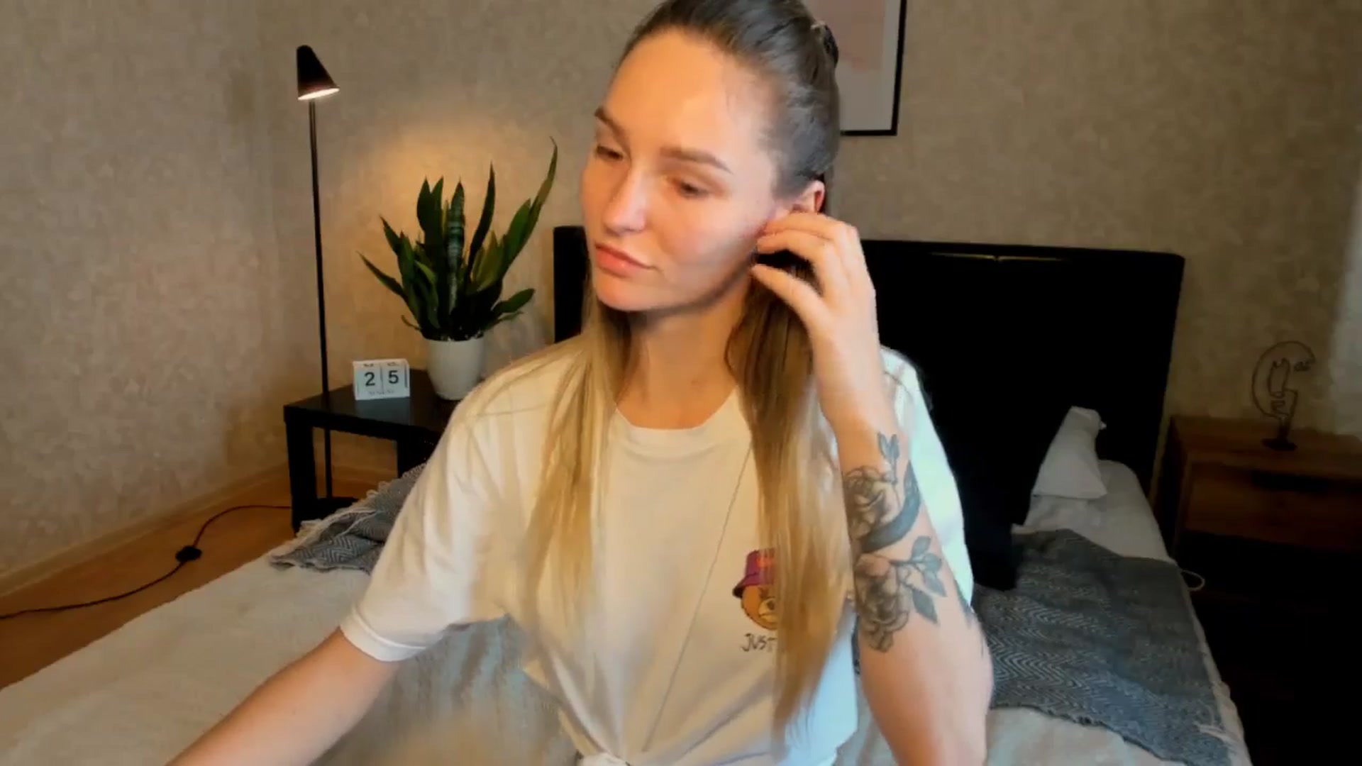 Gallery image thumbnail from Miliain's myfreecams stream on, 08/25/2025, 13:05 image 6 of 20