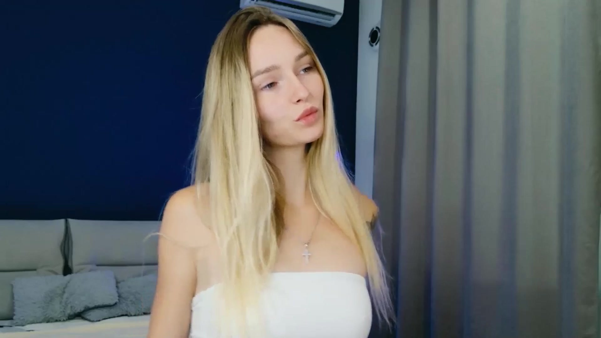 Gallery image thumbnail from Miliain's myfreecams stream on, 09/03/2025, 08:14 image 4 of 20