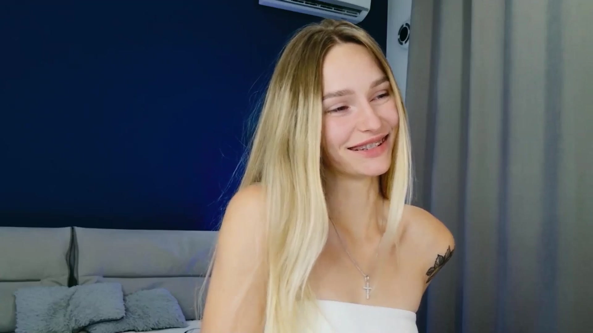 Gallery image thumbnail from Miliain's myfreecams stream on, 09/03/2025, 12:05 image 8 of 20