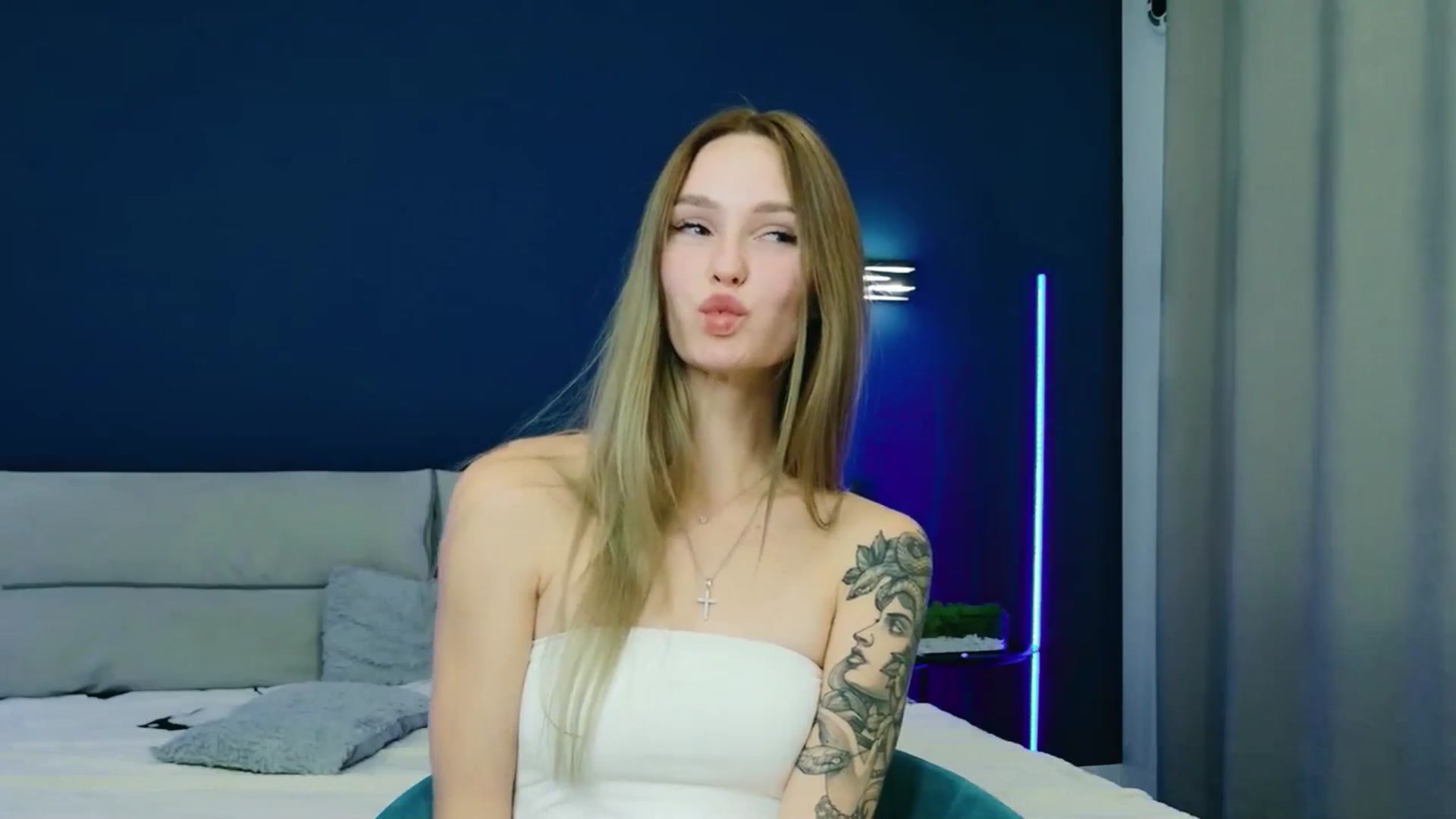 Gallery image thumbnail from Miliain's myfreecams stream on, 09/27/2025, 11:59 image 10 of 20