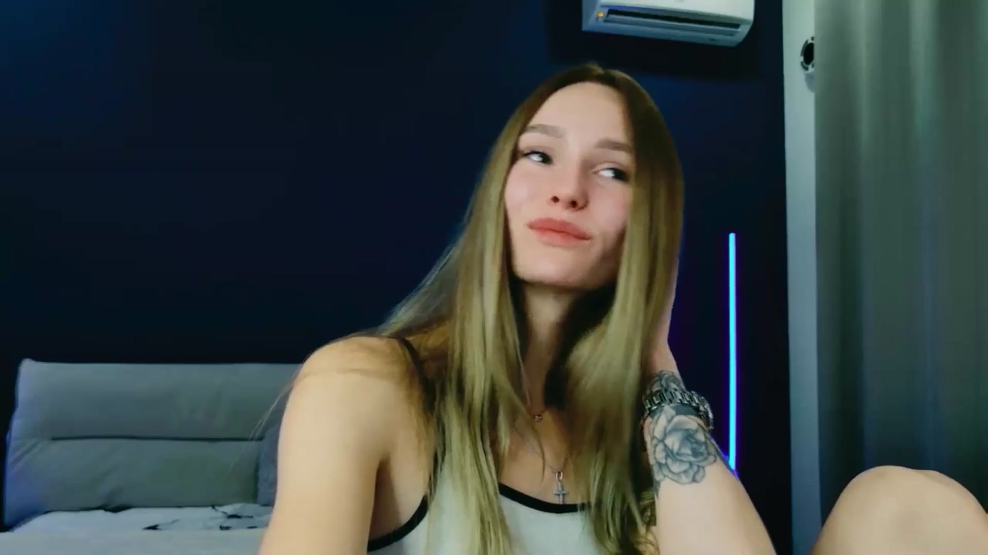 Gallery image thumbnail from Miliain's myfreecams stream on, 09/28/2025, 08:30 image 16 of 20