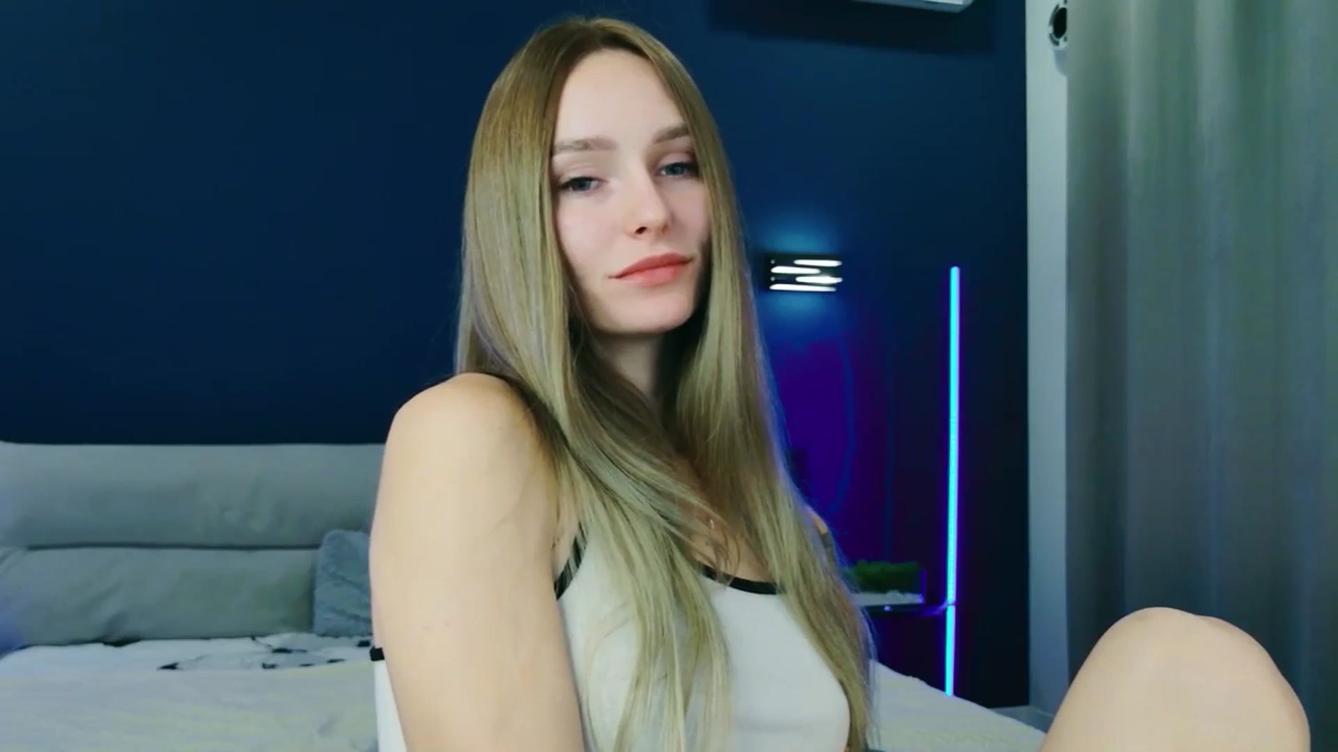 Gallery image thumbnail from Miliain's myfreecams stream on, 09/28/2025, 08:30 image 4 of 20