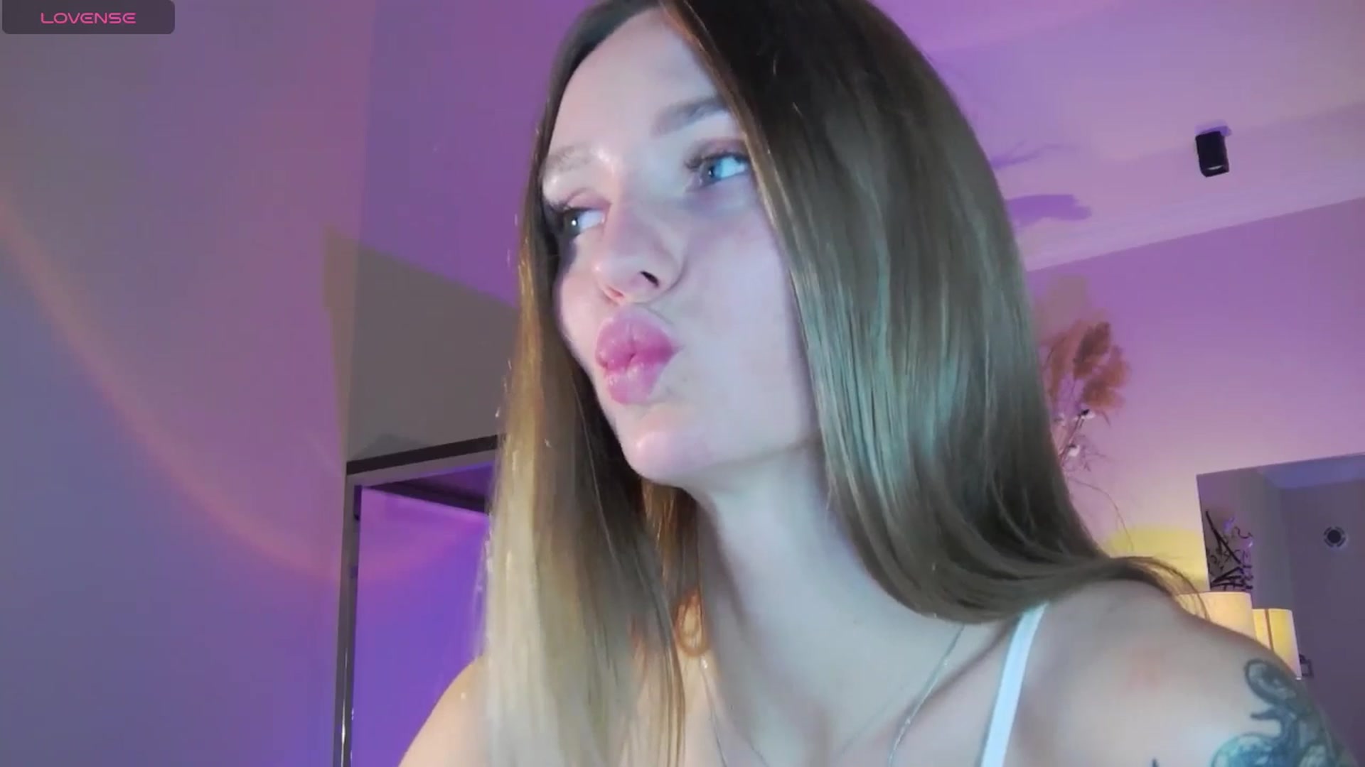 Gallery image thumbnail from Miliain's myfreecams stream on, 10/04/2025, 11:28 image 17 of 20