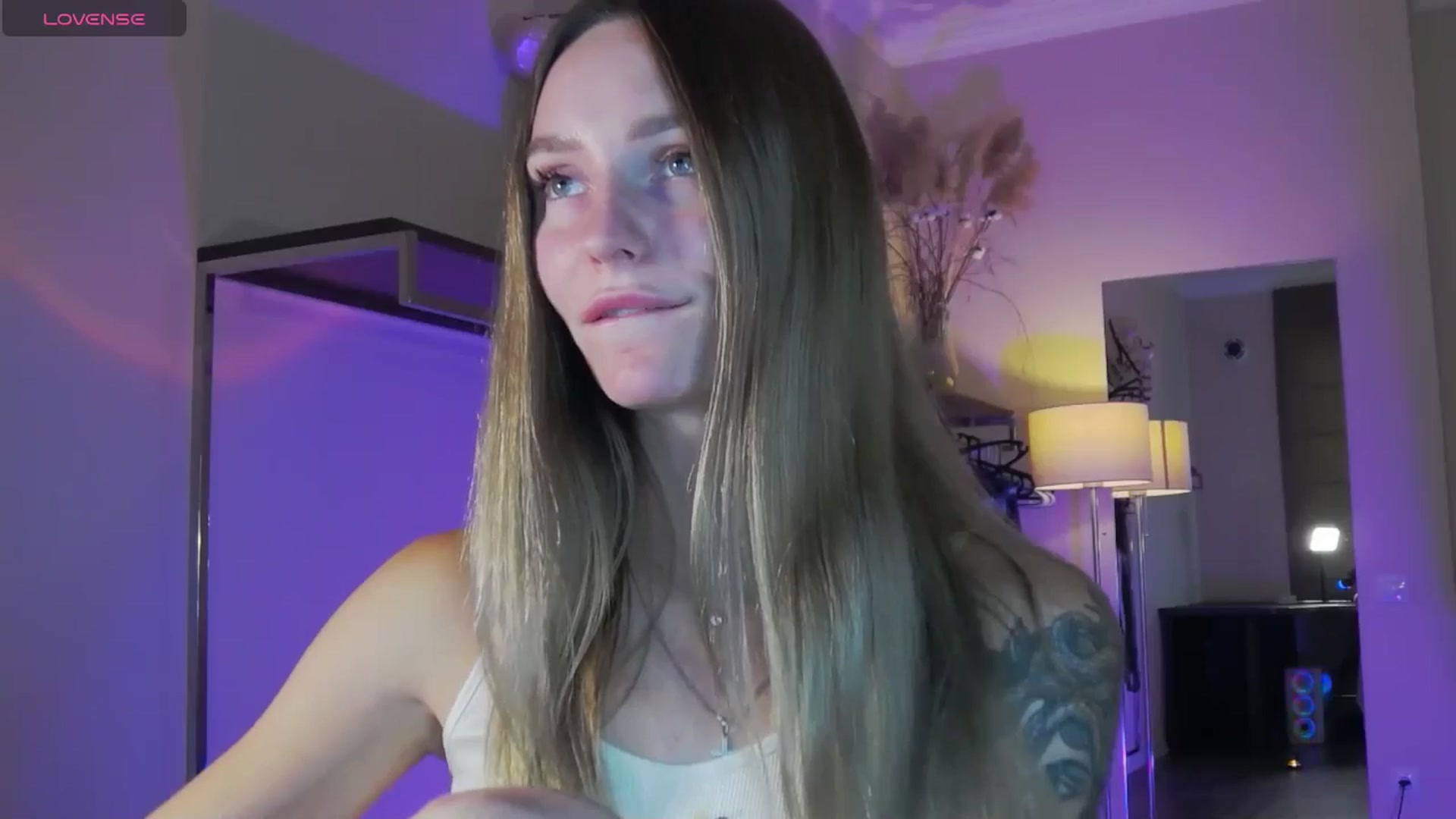 Gallery image thumbnail from Miliain's myfreecams stream on, 10/04/2025, 11:28 image 12 of 20