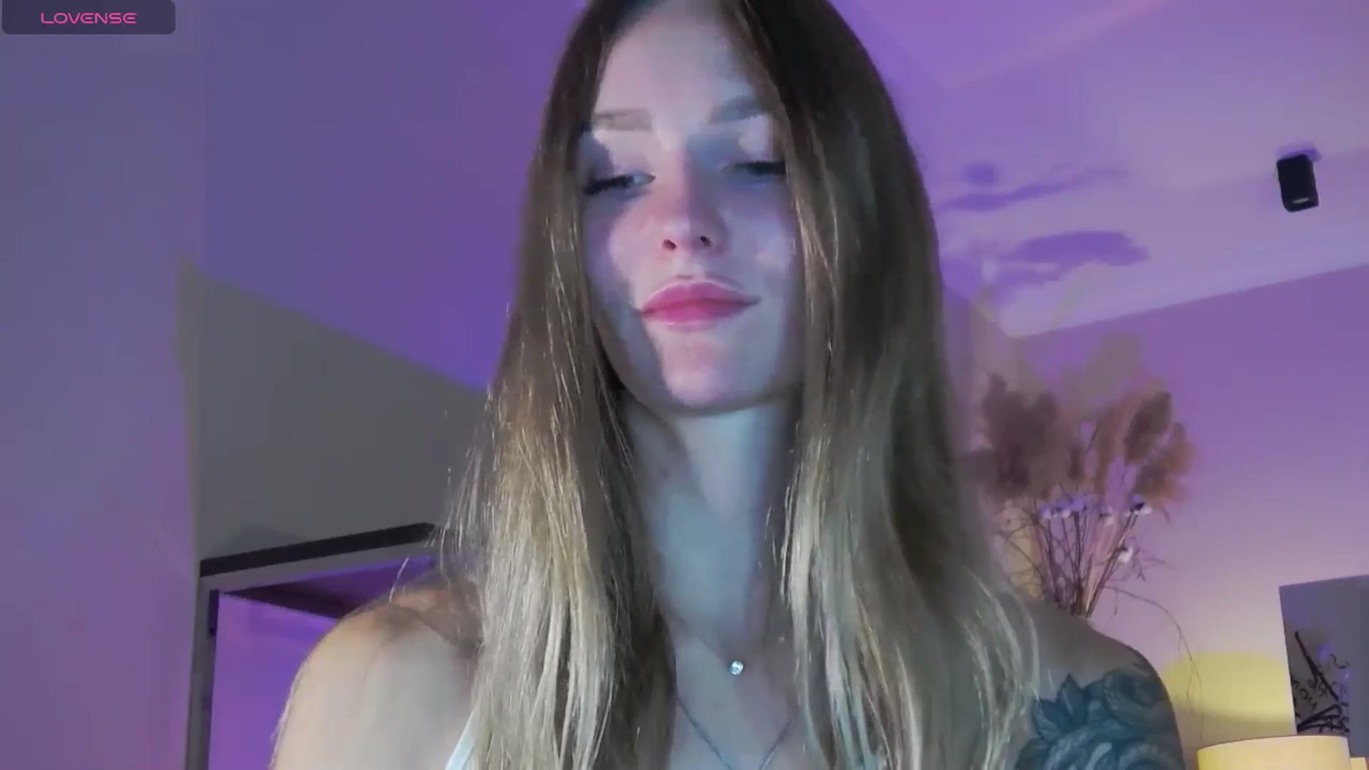 Gallery image thumbnail from Miliain's myfreecams stream on, 10/04/2025, 13:05 image 4 of 20