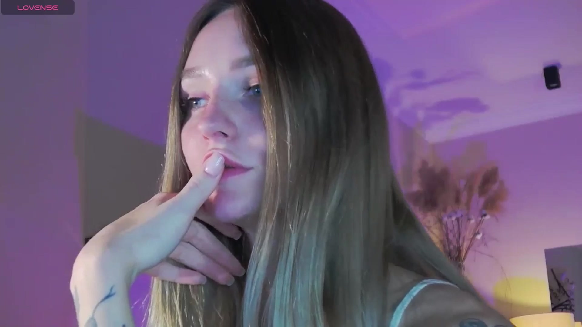 Gallery image thumbnail from Miliain's myfreecams stream on, 10/04/2025, 13:05 image 3 of 20