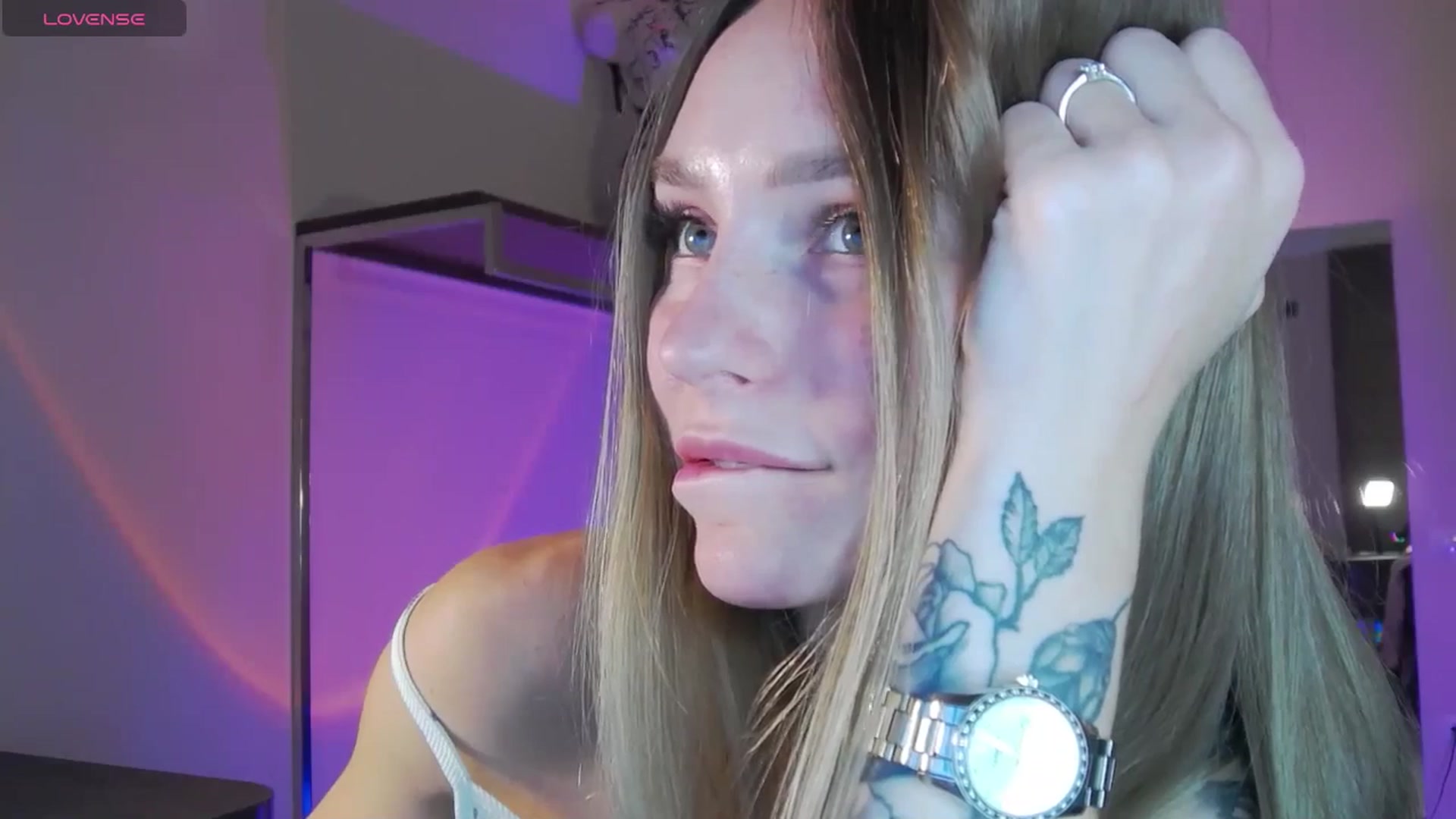 Gallery image thumbnail from Miliain's myfreecams stream on, 10/04/2025, 13:05 image 8 of 20