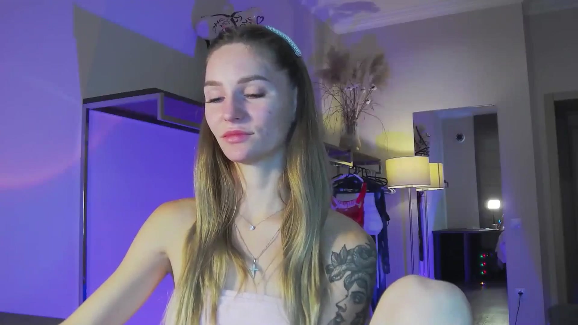 Gallery image thumbnail from Miliain's myfreecams stream on, 10/07/2025, 08:49 image 4 of 20