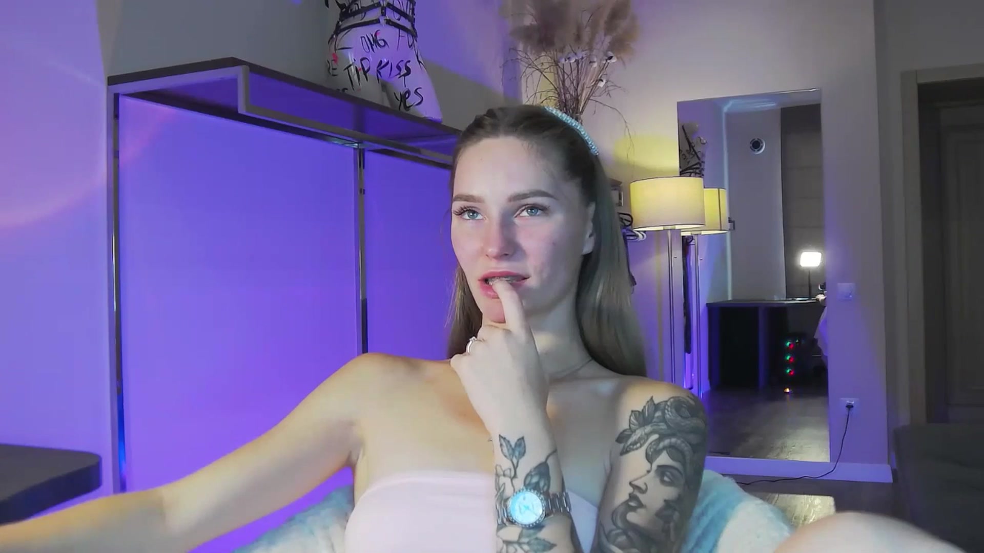 Gallery image thumbnail from Miliain's myfreecams stream on, 10/07/2025, 08:49 image 12 of 20