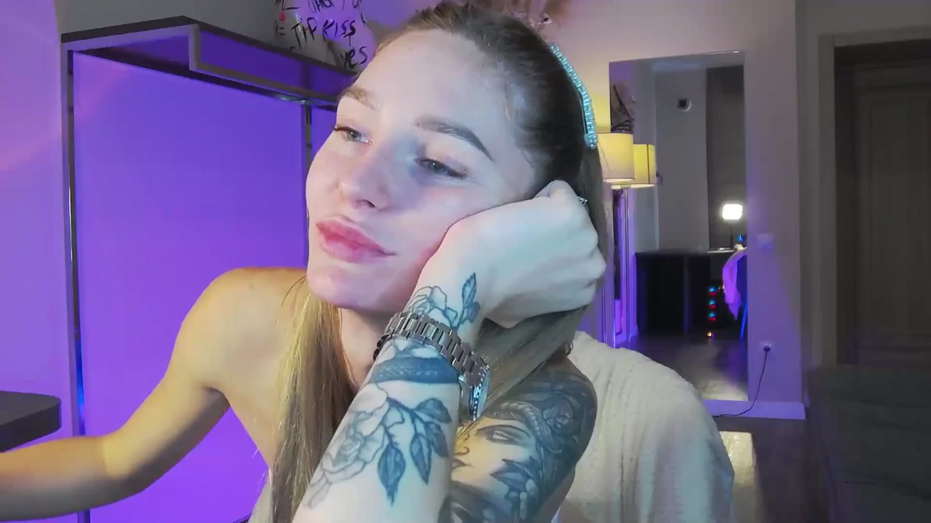 Gallery image thumbnail from Miliain's myfreecams stream on, 10/07/2025, 08:49 image 19 of 20