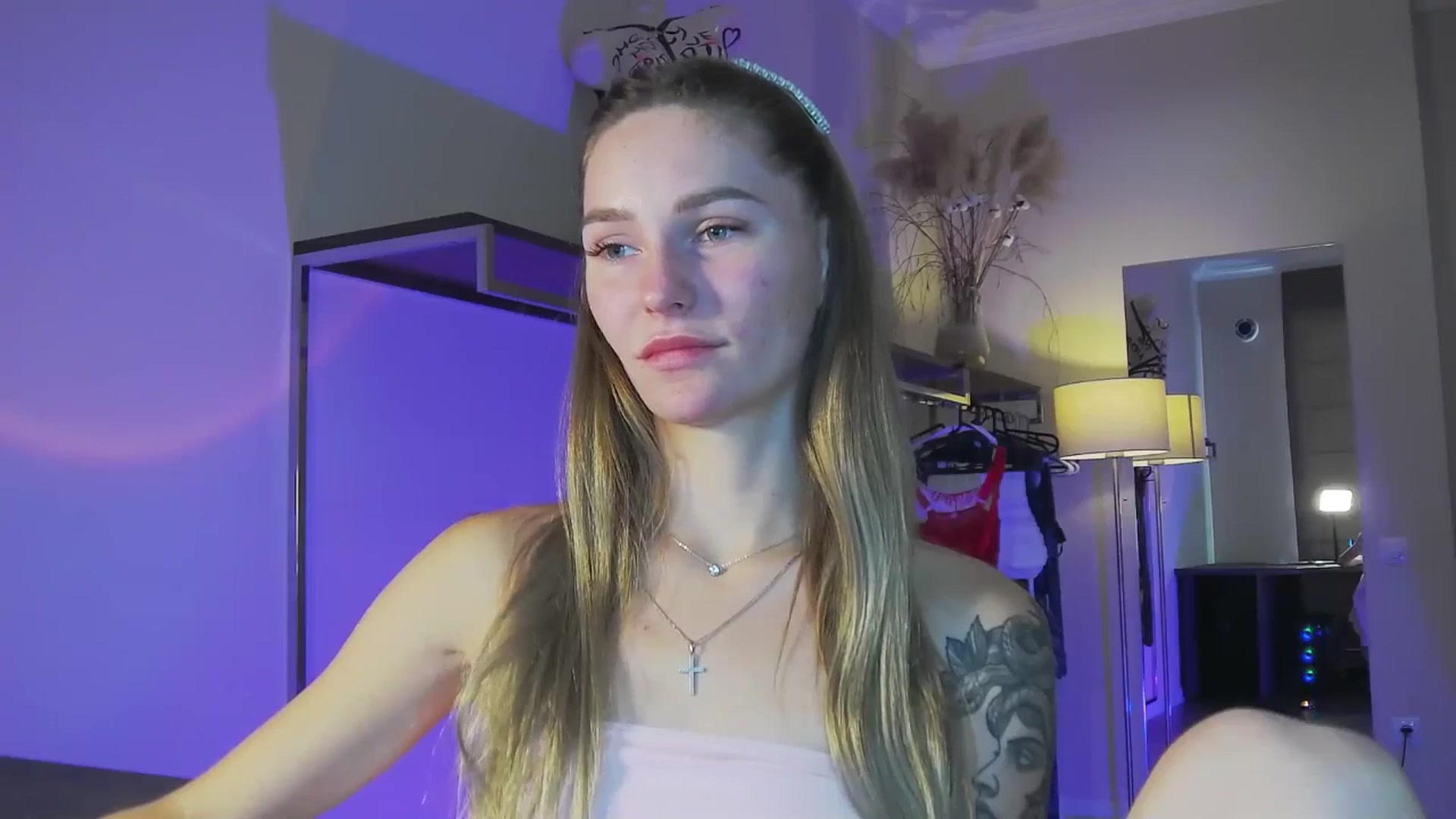 Gallery image thumbnail from Miliain's myfreecams stream on, 10/07/2025, 08:49 image 14 of 20