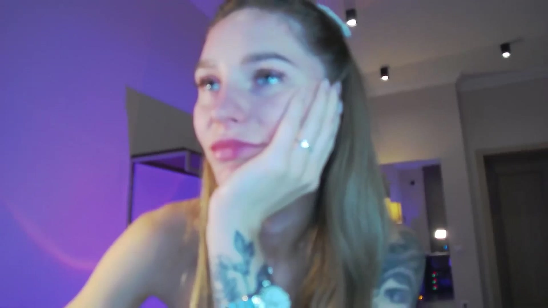 Gallery image thumbnail from Miliain's myfreecams stream on, 10/07/2025, 12:04 image 15 of 20