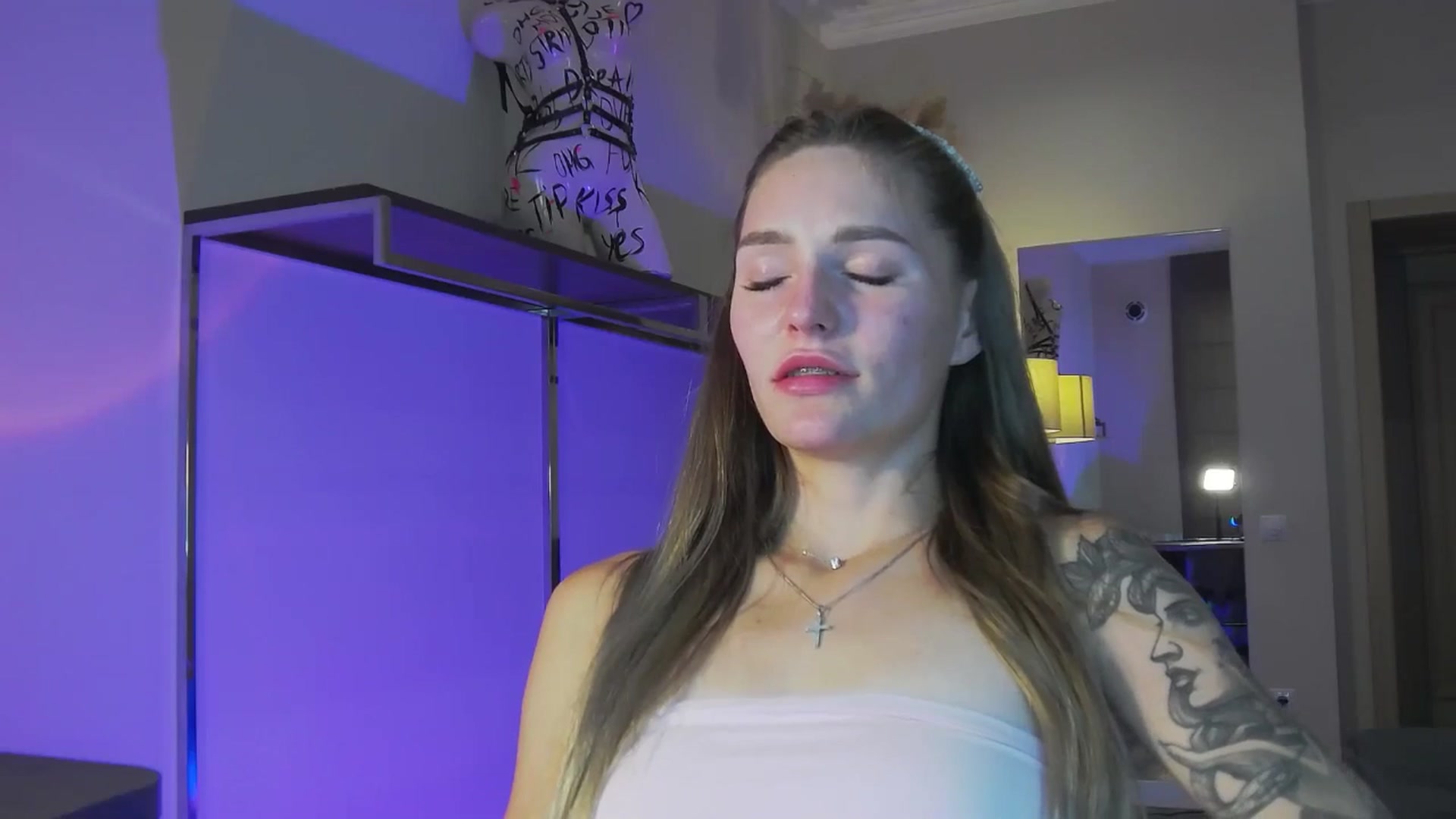 Gallery image thumbnail from Miliain's myfreecams stream on, 10/07/2025, 12:04 image 4 of 20