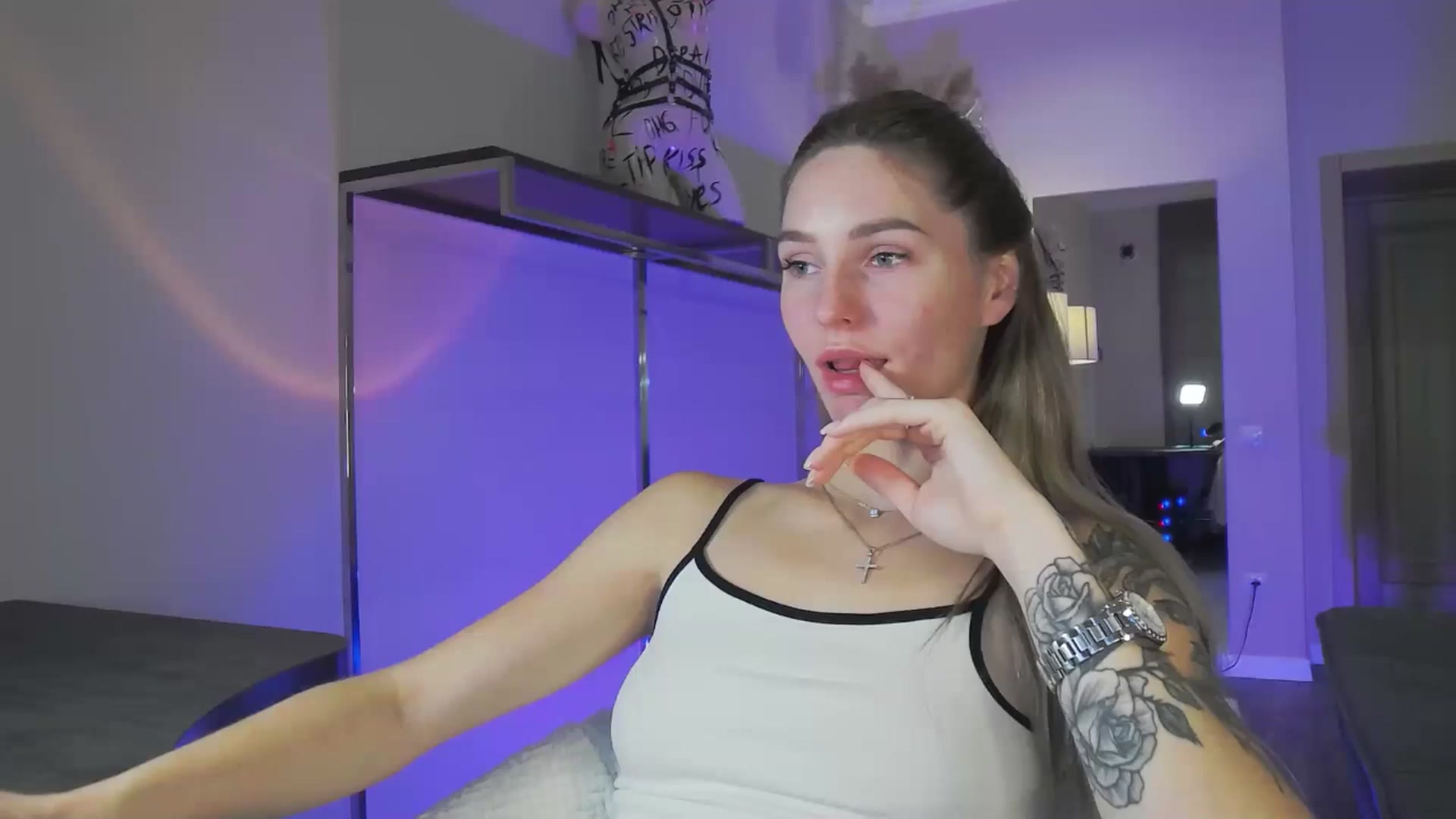 Gallery image thumbnail from Miliain's myfreecams stream on, 10/09/2025, 09:08 image 1 of 20