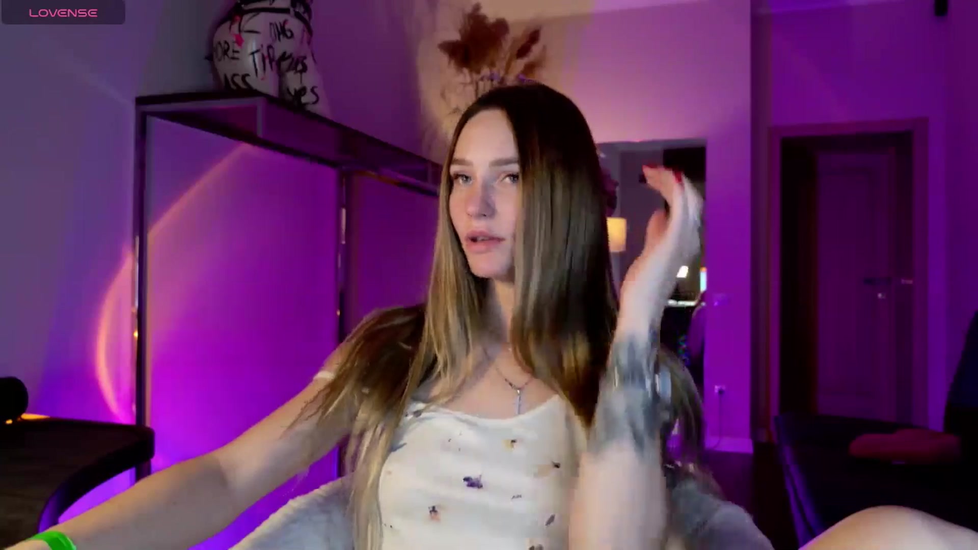 Gallery image thumbnail from Miliain's myfreecams stream on, 10/20/2025, 10:56 image 11 of 20