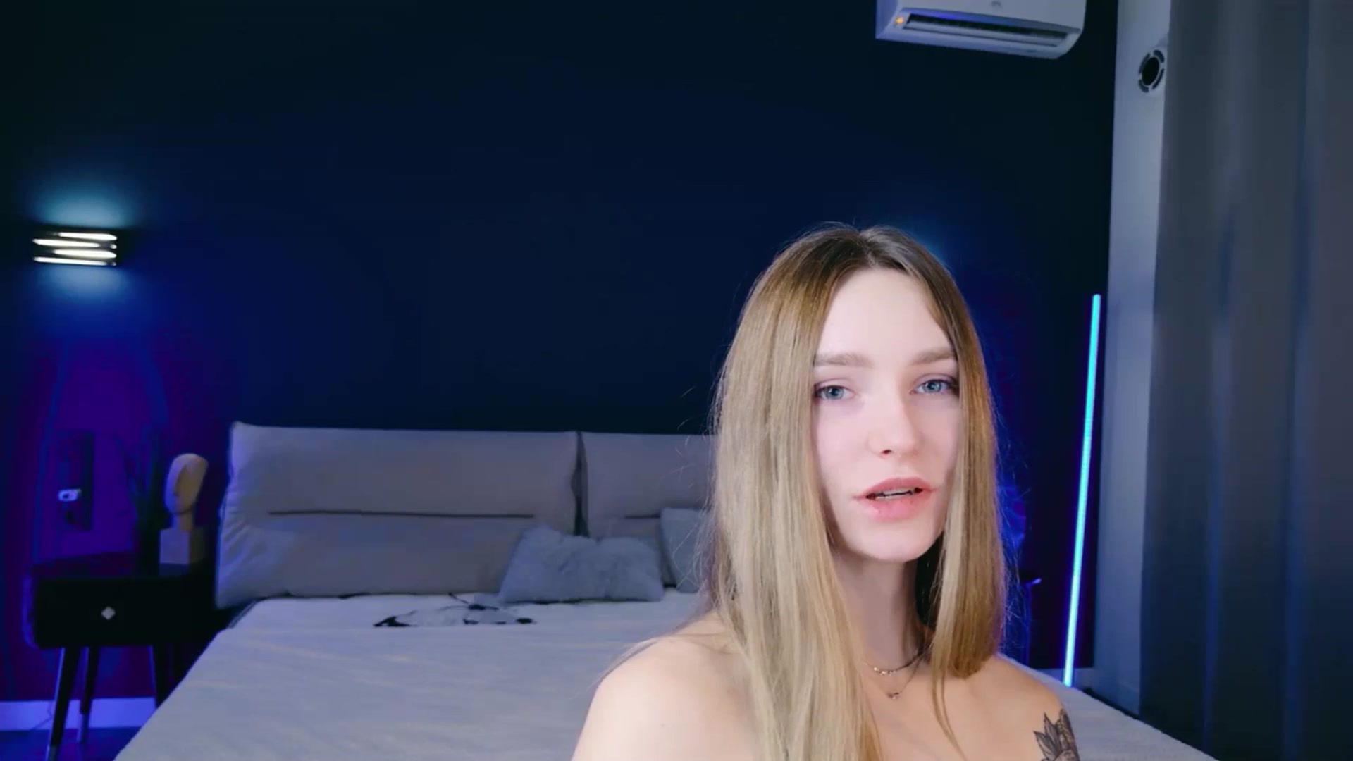 Gallery image thumbnail from Miliain's myfreecams stream on, 12/03/2025, 13:03 image 9 of 20