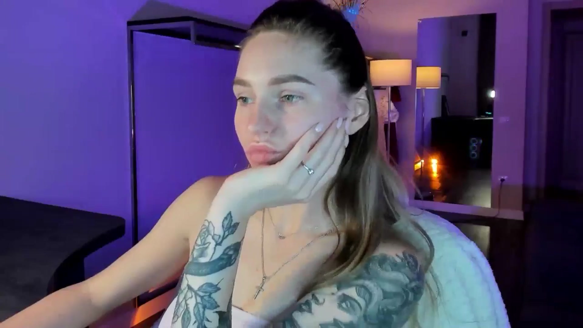 Gallery image thumbnail from Miliain's myfreecams stream on, 12/04/2025, 13:07 image 9 of 20