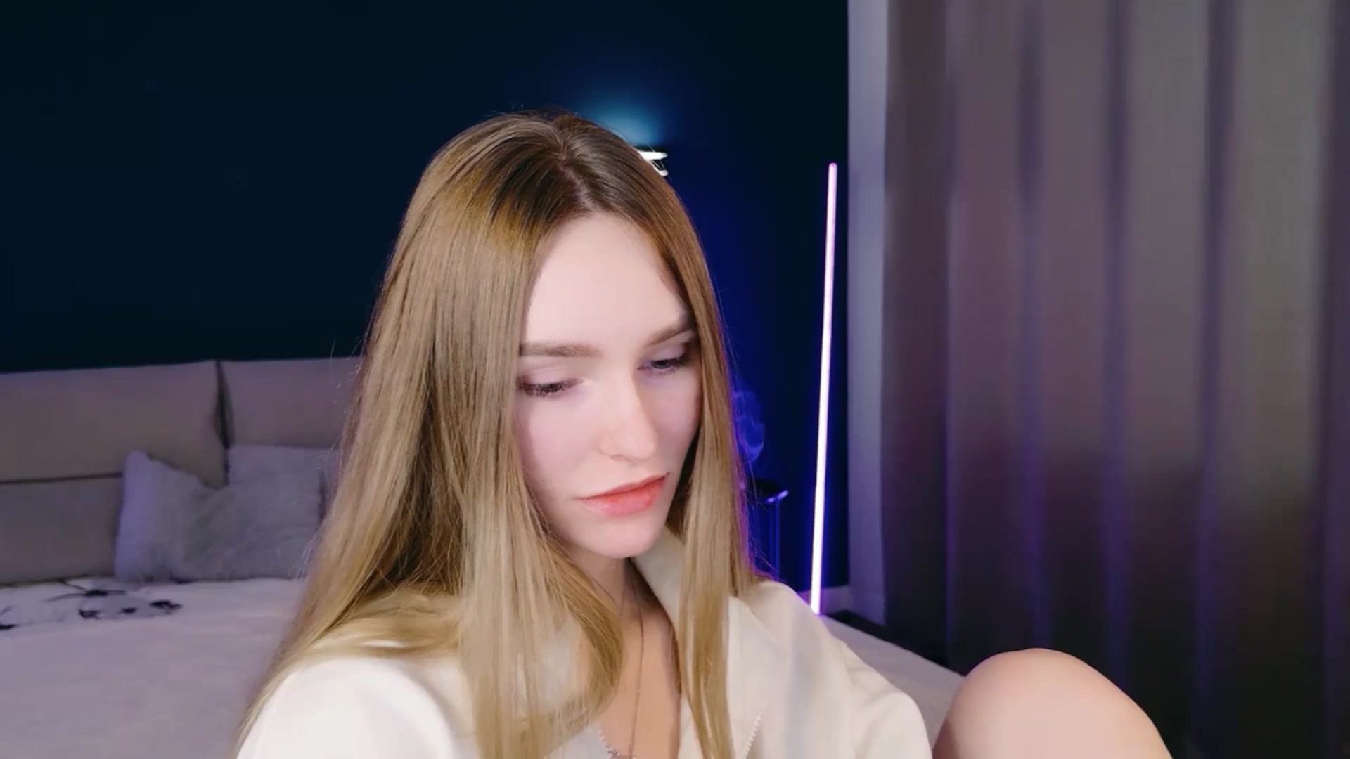 Gallery image thumbnail from Miliain's myfreecams stream on, 12/07/2025, 11:18 image 8 of 20