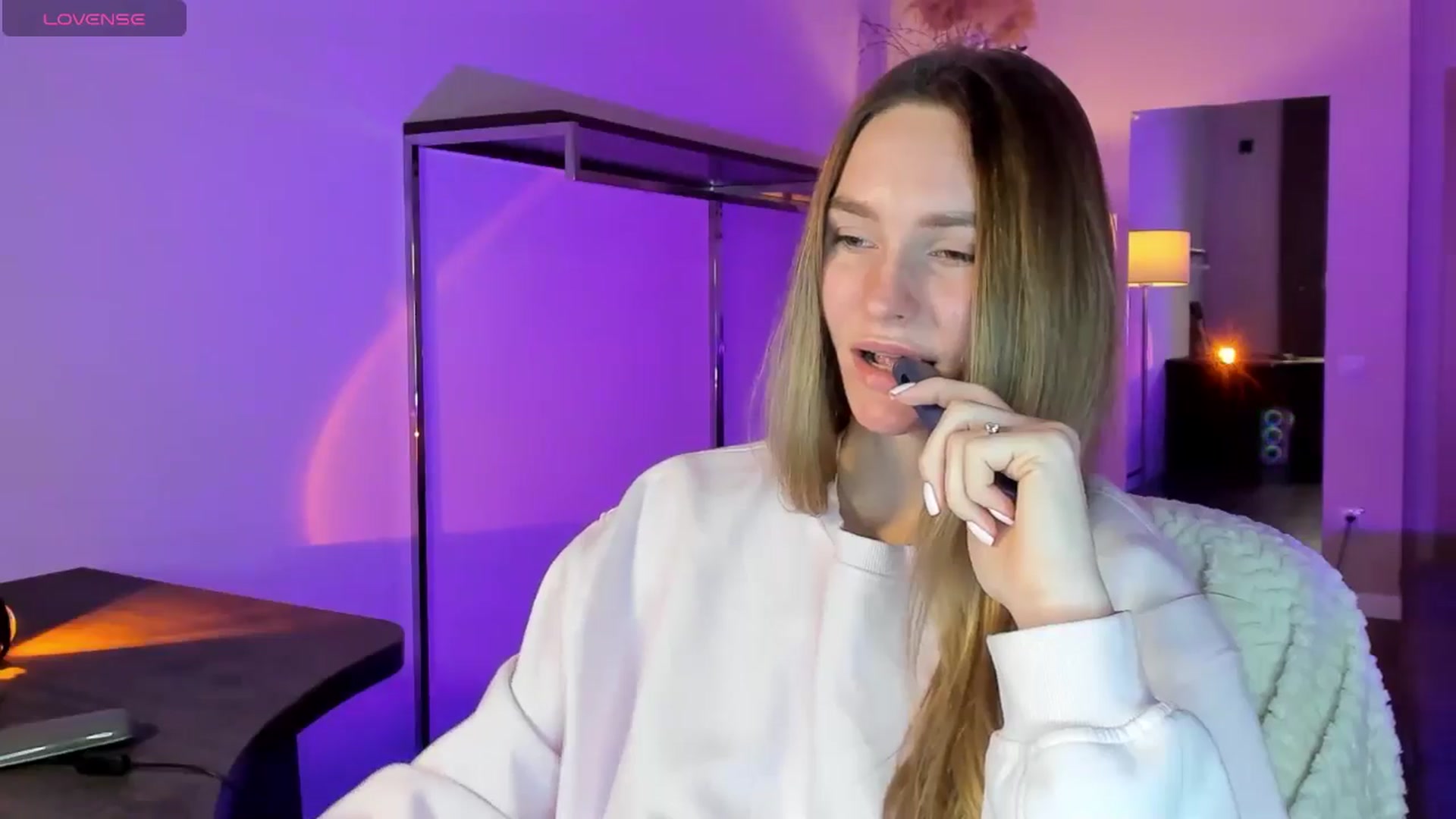 Gallery image thumbnail from Miliain's myfreecams stream on, 12/11/2025, 15:00 image 19 of 20