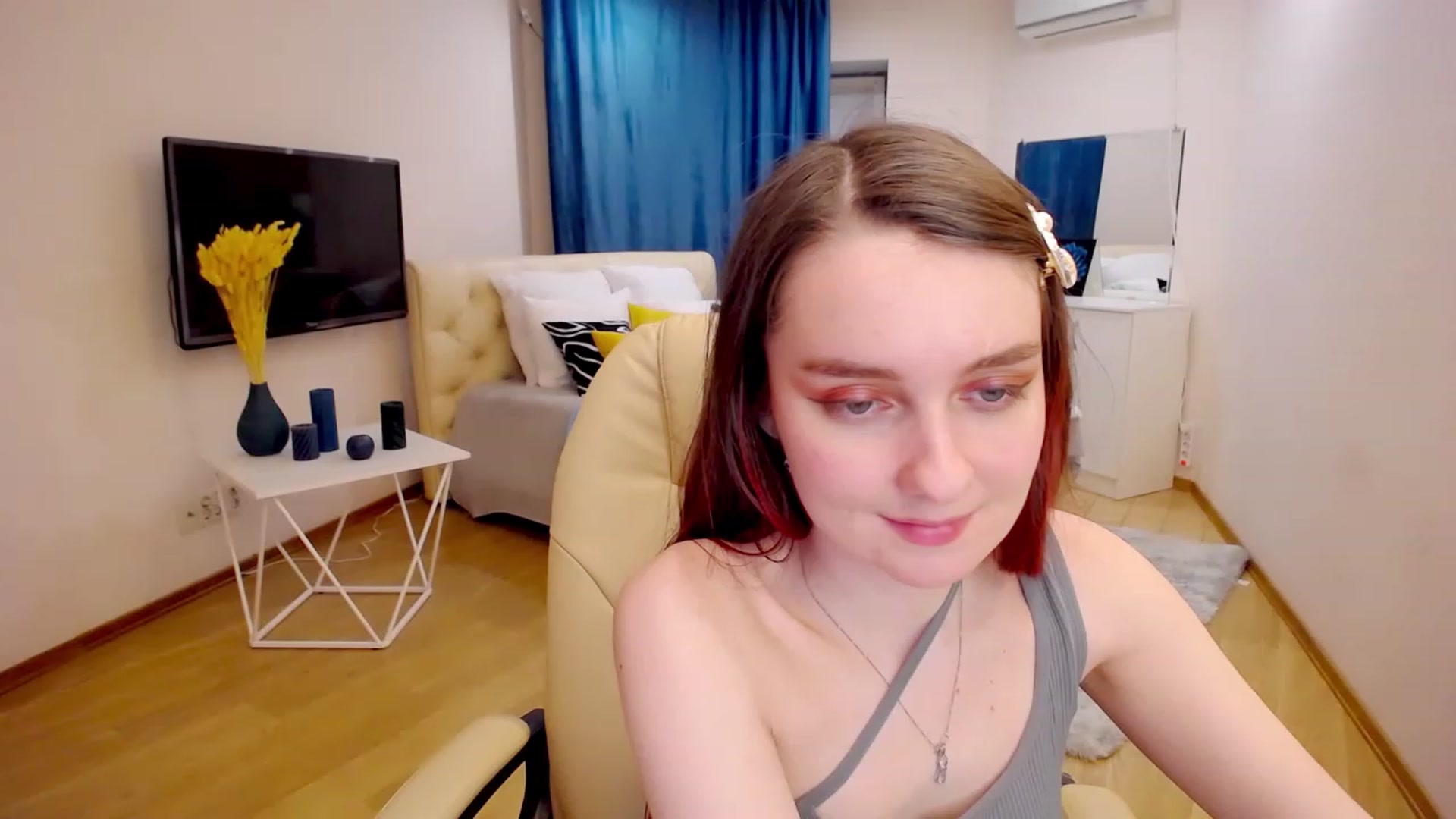 Gallery image thumbnail from Milim_Nava's myfreecams stream on, 04/03/2023, 15:52 image 9 of 20