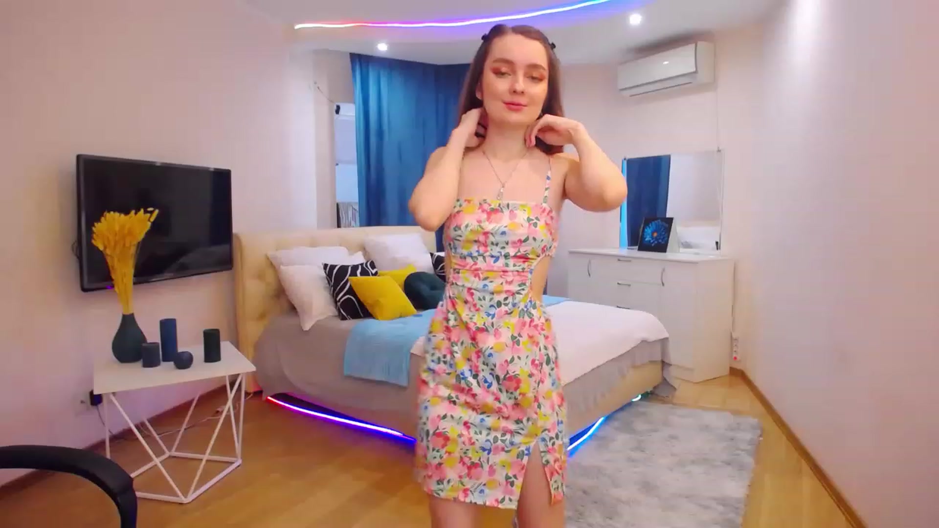 Gallery image thumbnail from Milim_Nava's myfreecams stream on, 04/24/2023, 11:13 image 13 of 20