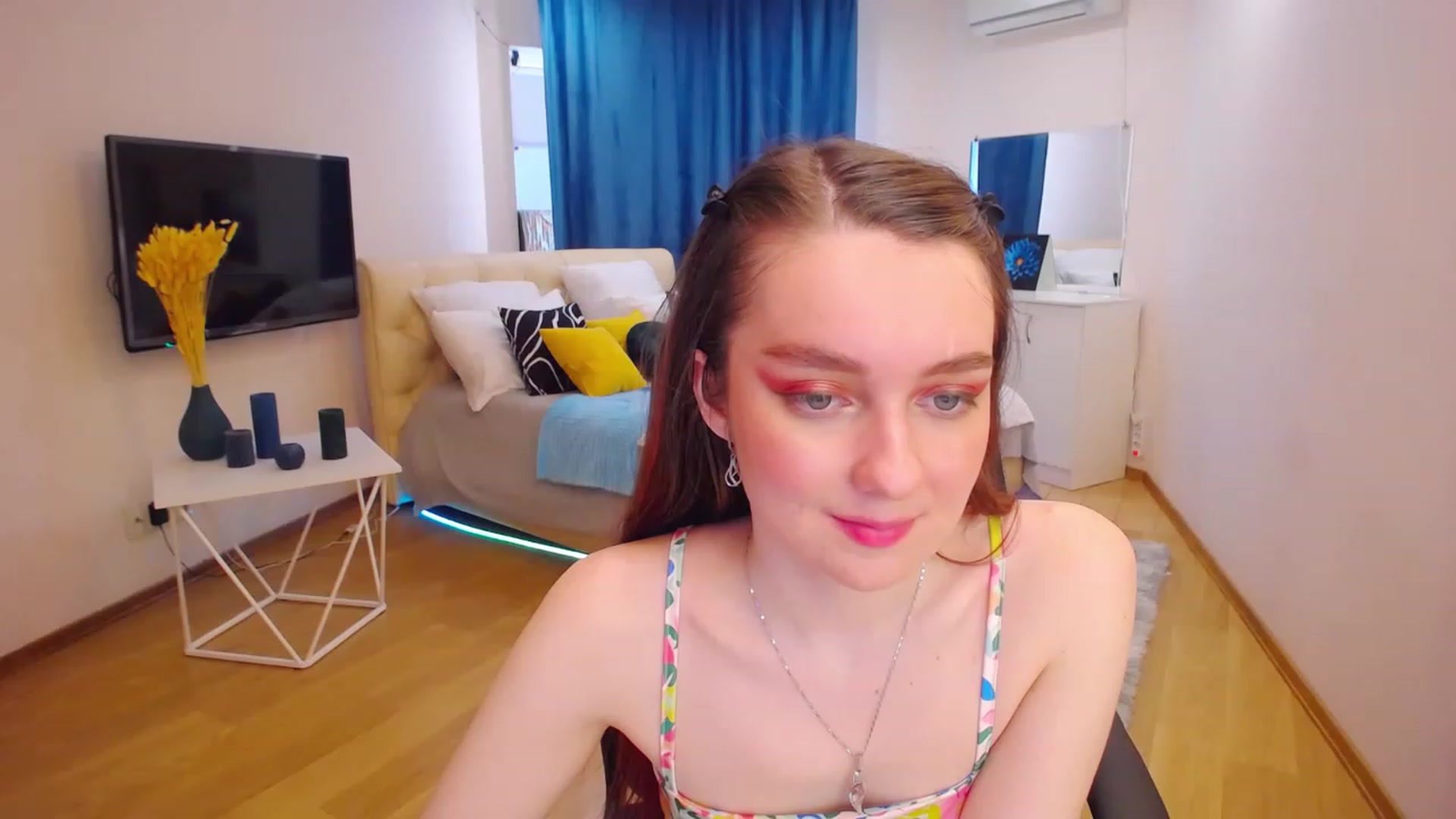 Gallery image thumbnail from Milim_Nava's myfreecams stream on, 04/24/2023, 12:12 image 17 of 20