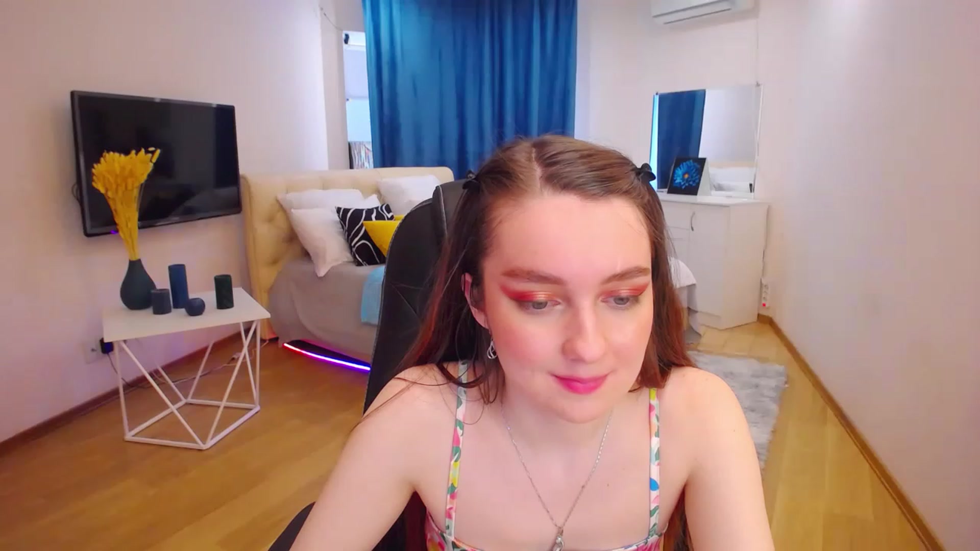 Gallery image thumbnail from Milim_Nava's myfreecams stream on, 04/24/2023, 12:12 image 15 of 20