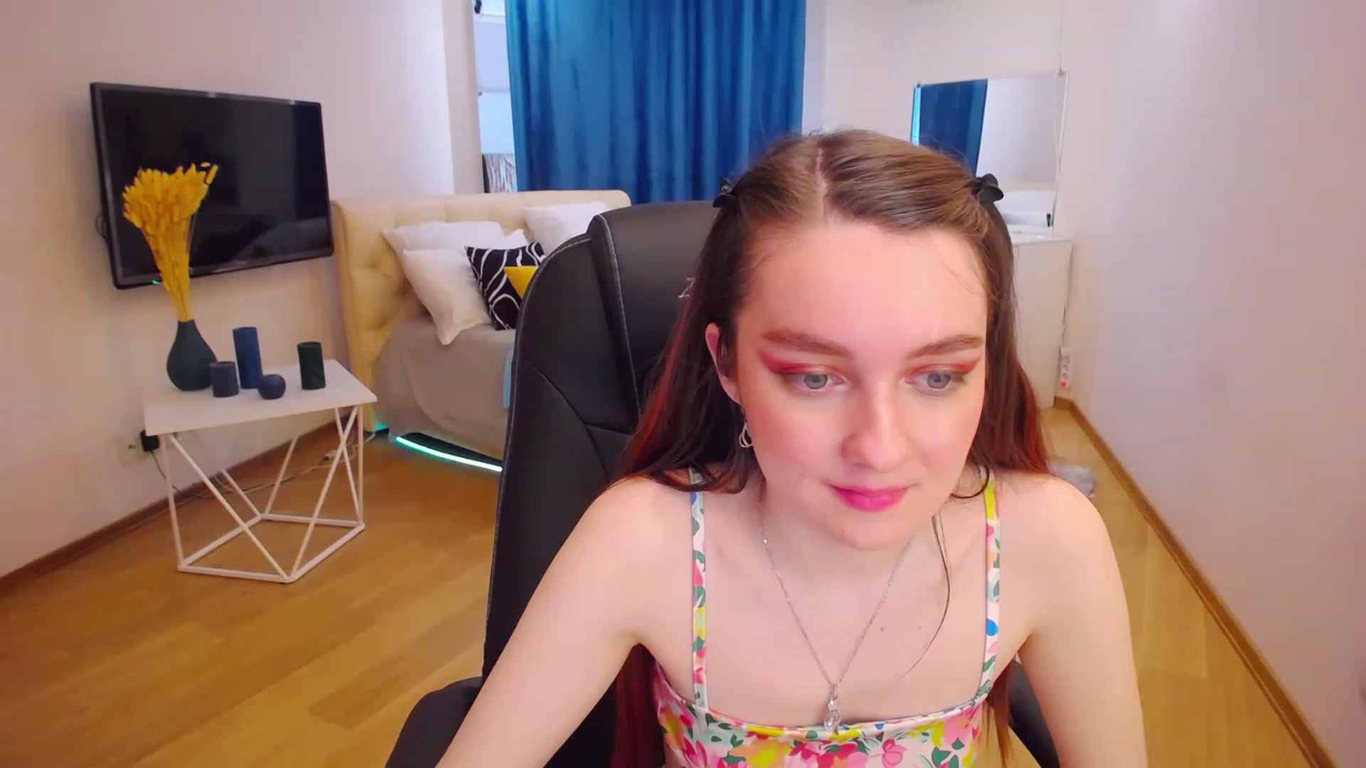 Gallery image thumbnail from Milim_Nava's myfreecams stream on, 04/24/2023, 12:12 image 2 of 20