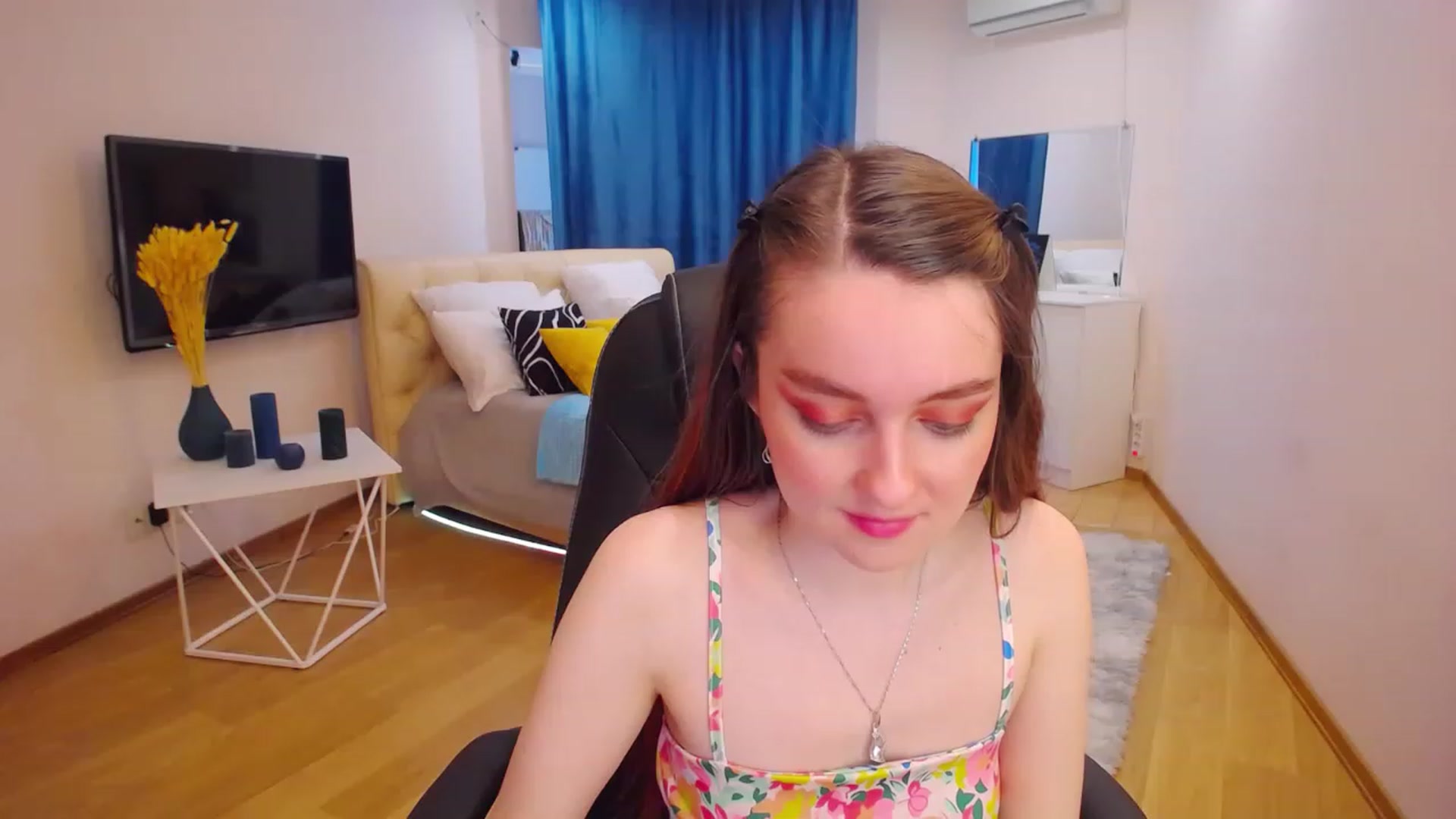 Gallery image thumbnail from Milim_Nava's myfreecams stream on, 04/24/2023, 12:12 image 11 of 20