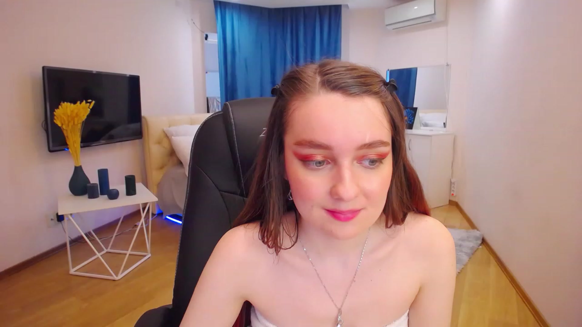 Gallery image thumbnail from Milim_Nava's myfreecams stream on, 04/24/2023, 13:39 image 13 of 20