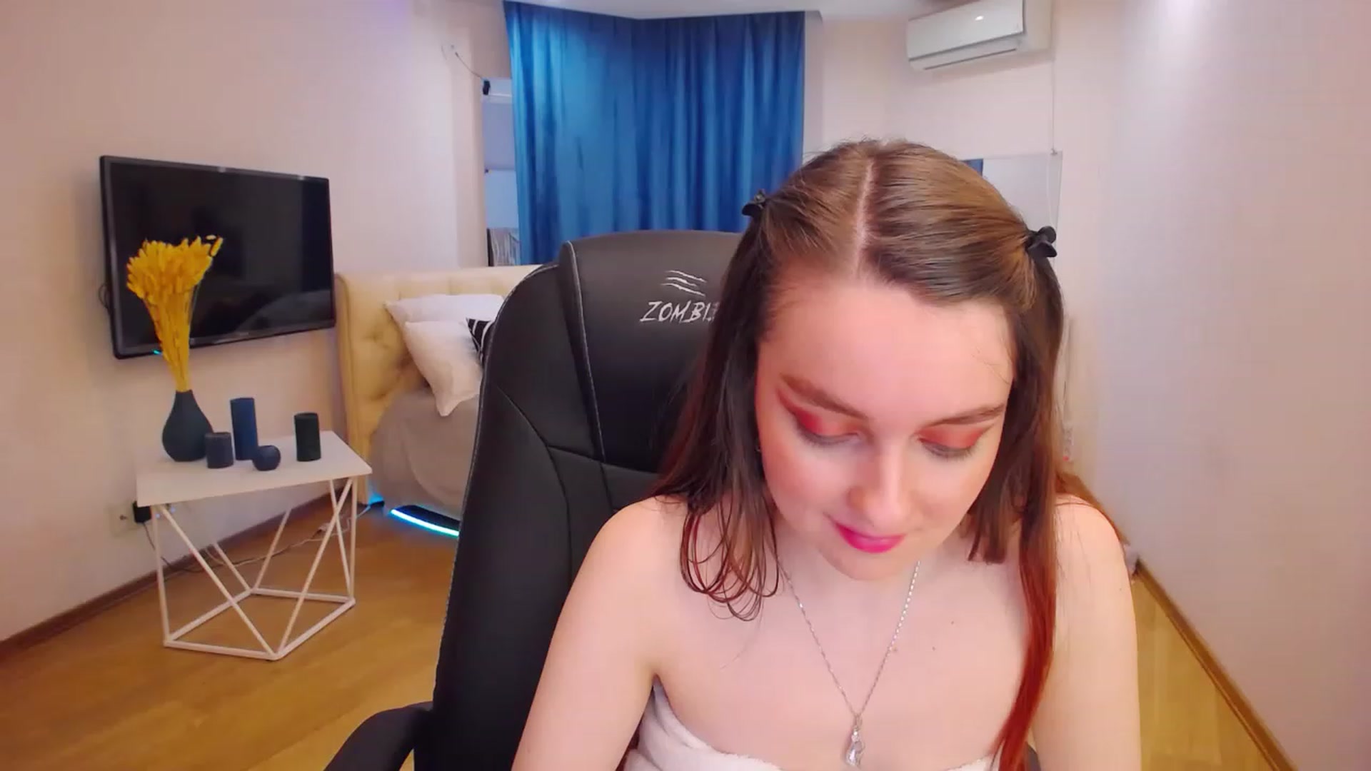 Gallery image thumbnail from Milim_Nava's myfreecams stream on, 04/24/2023, 13:39 image 17 of 20
